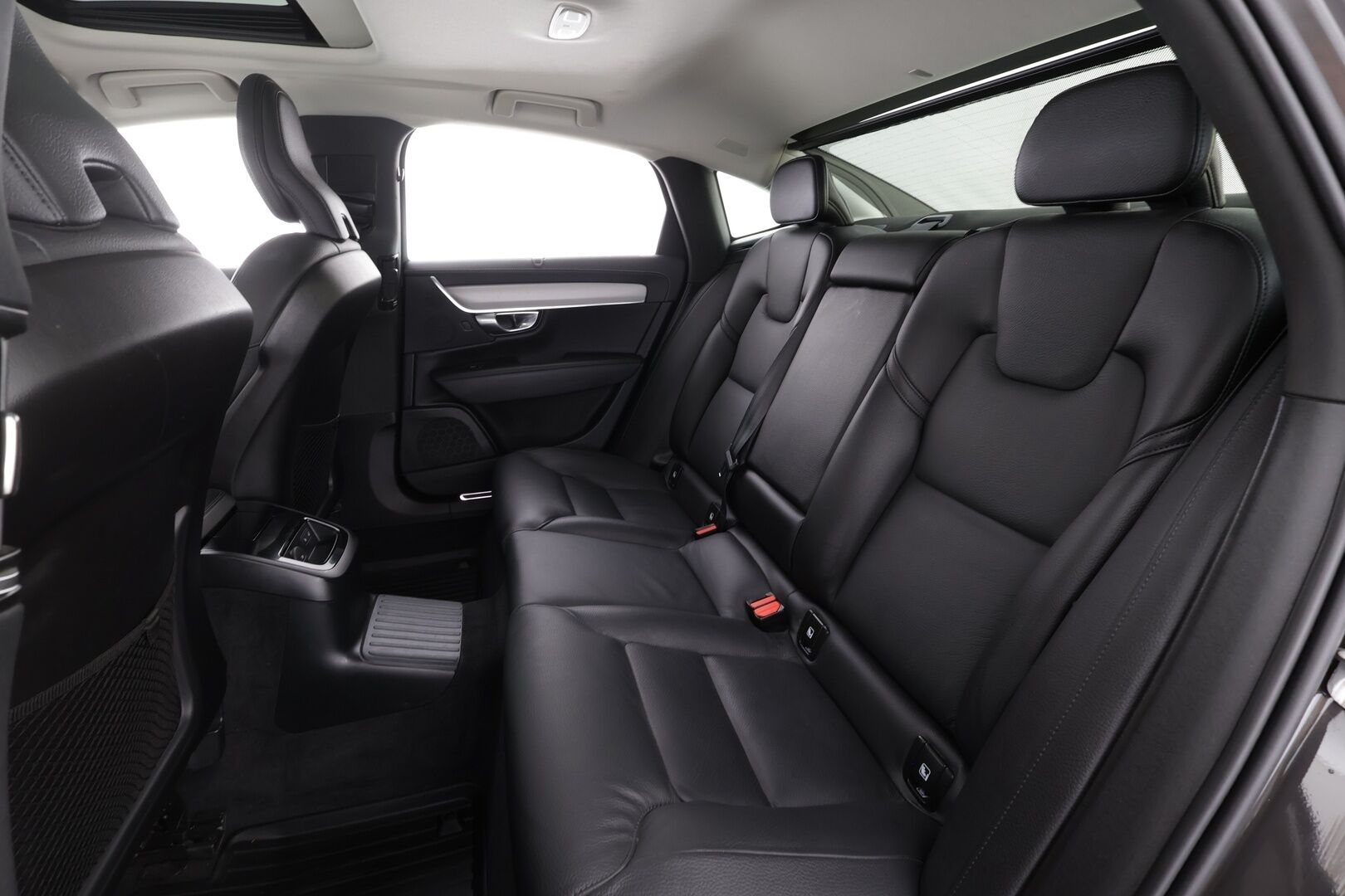 Volvo S90 2023 T8 AWD Long Range High Performance Ultimate Bright aut * ACC / HUD / 360° / Muistipenkit / H&K / Lasikattoluukku * - 1.Om Suomi-auto / Akku kuntotarkastettu / Kahdet renkaat aluvanteilla / Merkkihuollettu / Huippuvarusteet - HULLUT AVAJAISHULINAT KORKOTARJOUS 3,29 %