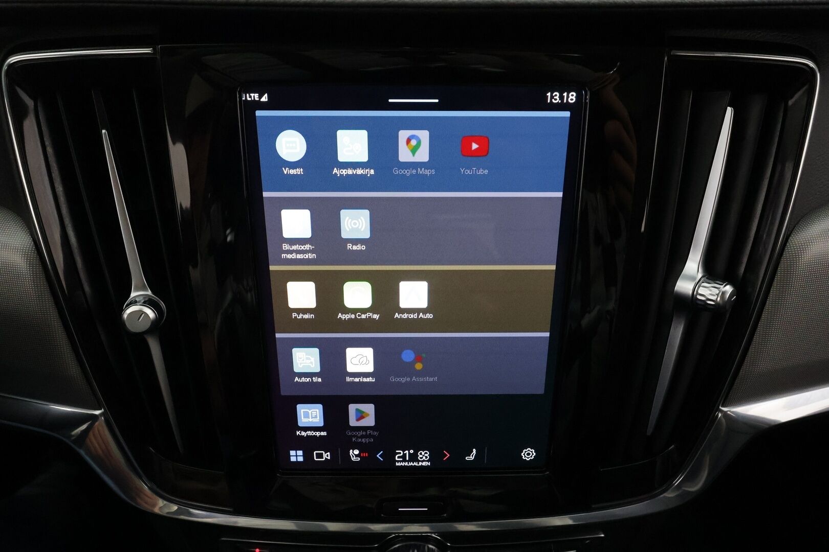 Volvo S90 2023 T8 AWD Long Range High Performance Ultimate Bright aut * ACC / HUD / 360° / Muistipenkit / H&K / Lasikattoluukku * - 1.Om Suomi-auto / Akku kuntotarkastettu / Kahdet renkaat aluvanteilla / Merkkihuollettu / Huippuvarusteet