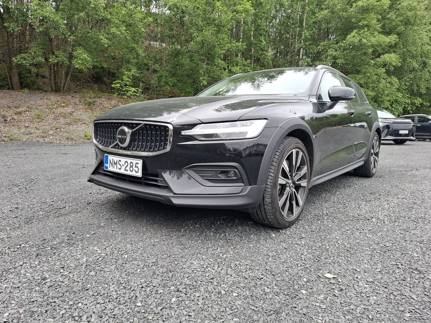 Volvo V60 Cross Country 2022 B4 AWD D-MHEV Business Plus aut **Webasto / Koukku / Adapt.Vakkari / Full-LED / P.kamera / Sporttipenkki Muistilla** - 3,99 % KORKOTARJOUS TÄHÄN AUTOON - 1-om Suomi-auto / Kahdet Renkaat