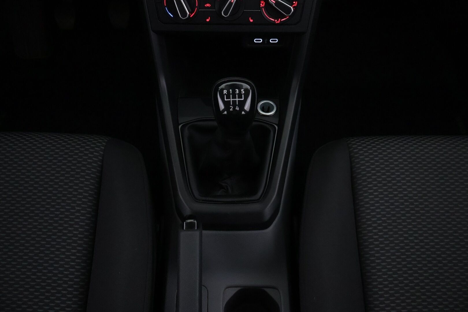 Volkswagen T-Cross 2020 1,0 Style TSI 70 kW - ACC / BLIS / Kaistavahti / 2.om Suomi-auto / Lohko - HULLUT VÄLIPÄIVÄT KORKOTARJOUS 2,49%