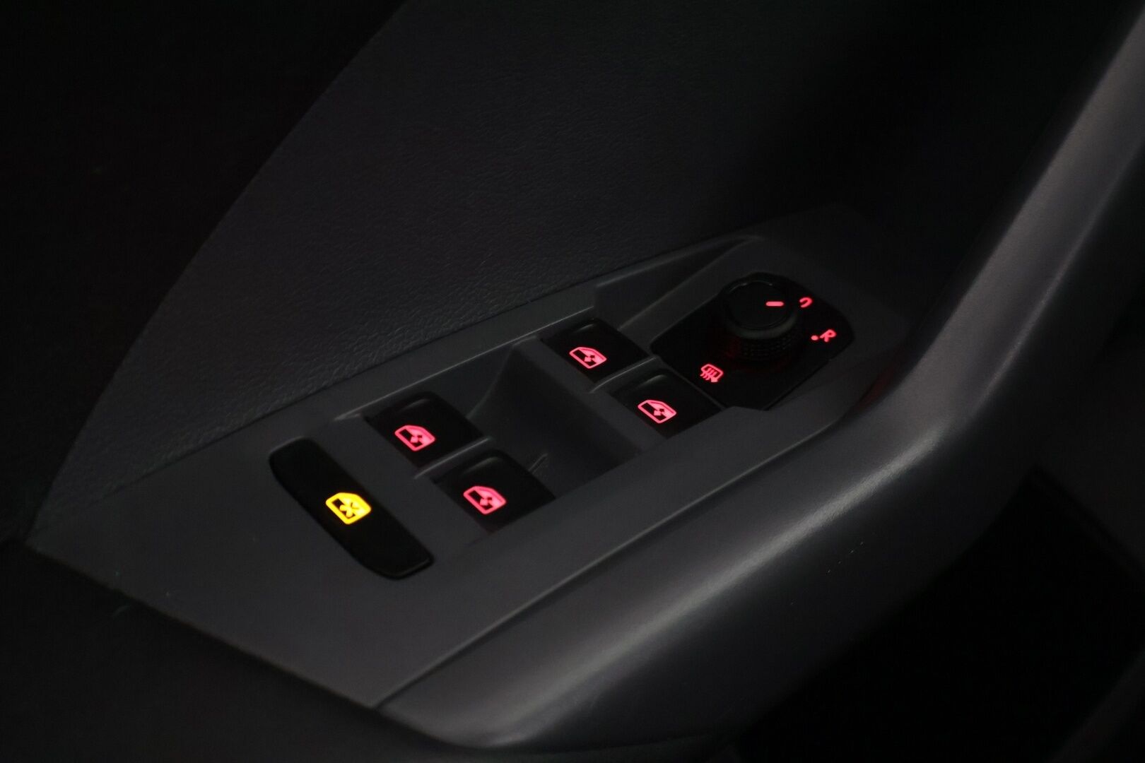 Volkswagen T-Cross 2020 1,0 Style TSI 70 kW - ACC / BLIS / Kaistavahti / 2.om Suomi-auto / Lohko - HULLUT VÄLIPÄIVÄT KORKOTARJOUS 2,49%