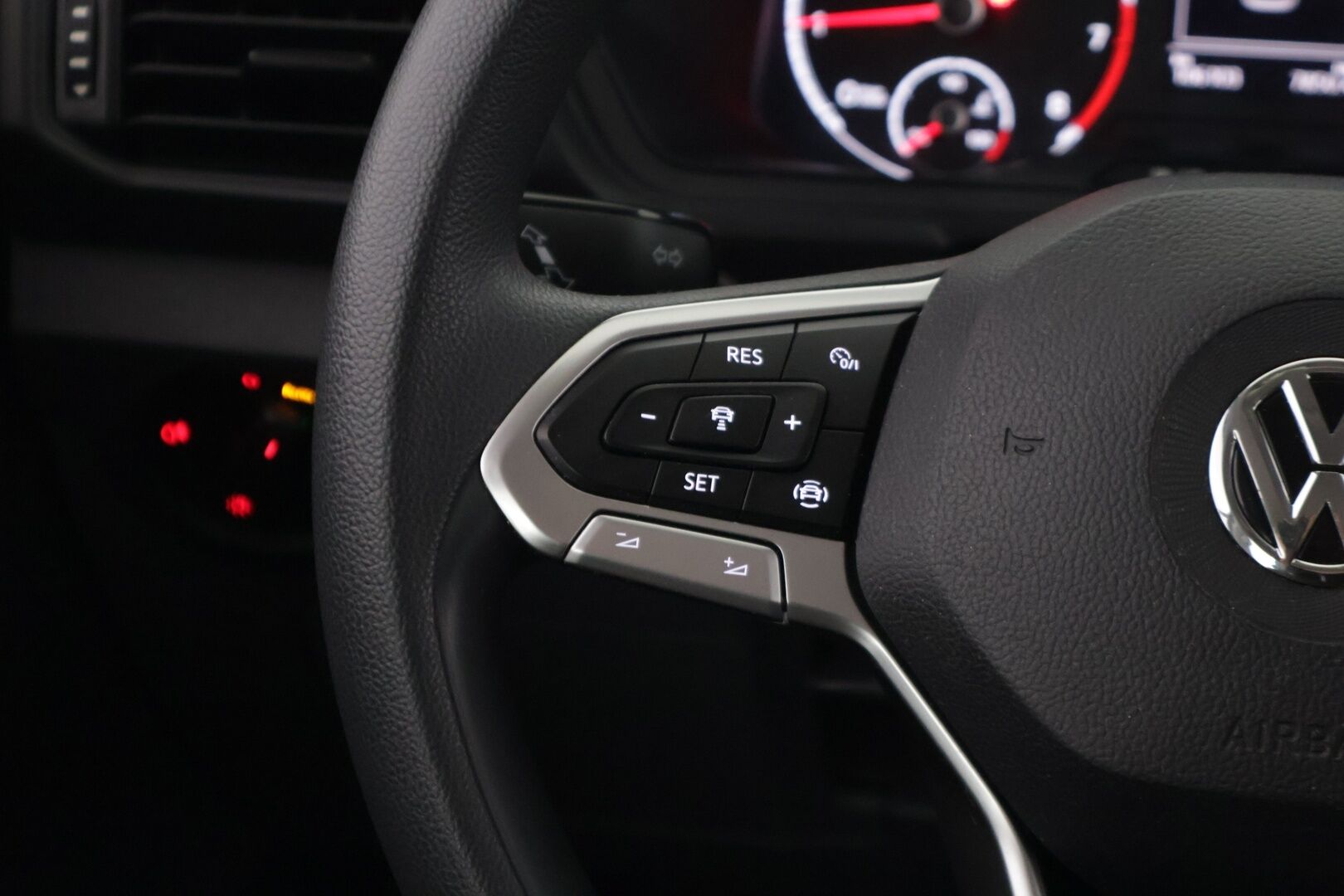 Volkswagen T-Cross 2020 1,0 Style TSI 70 kW - ACC / BLIS / Kaistavahti / 2.om Suomi-auto / Lohko - HULLUT VÄLIPÄIVÄT KORKOTARJOUS 2,49%