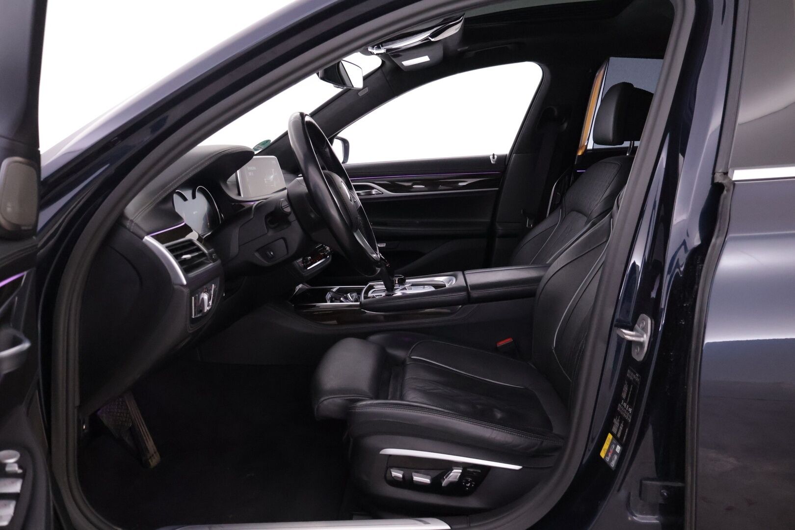 BMW 740 2017 G12 Sedan Le iPerformance A xDrive - YritysOutlet - Myydään vain yrityksille - – Tämä auto myydään YritysOutlet -valikoimasta vain yritykselle / SOH 81,5% - Osta nyt, maksa vasta ensi vuonna