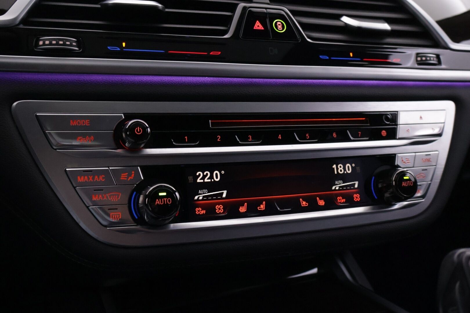 BMW 740 2017 G12 Sedan Le iPerformance A xDrive - YritysOutlet - Myydään vain yrityksille - – Tämä auto myydään YritysOutlet -valikoimasta vain yritykselle / SOH 81,5% - Osta nyt, maksa vasta ensi vuonna