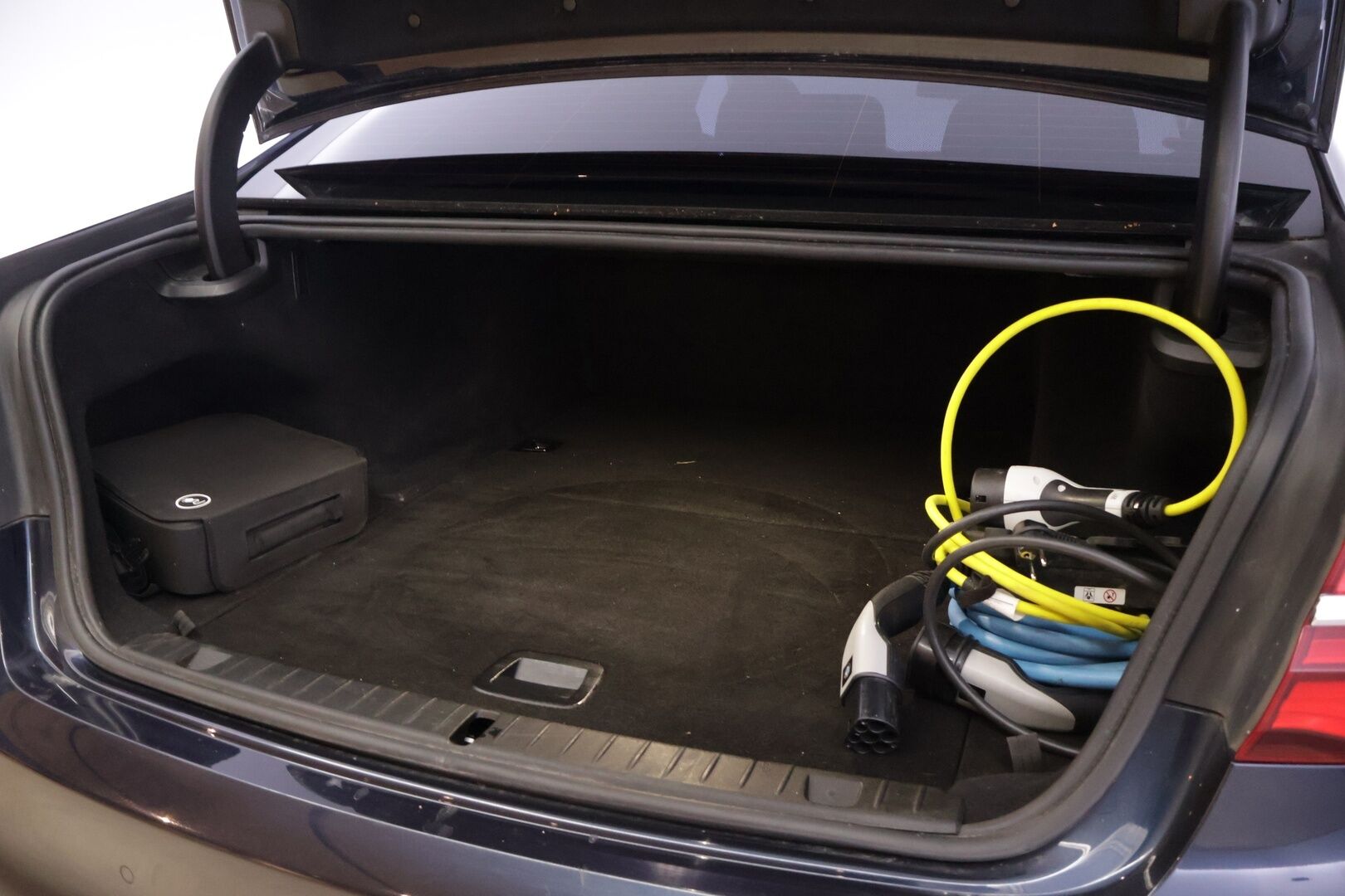 BMW 740 2017 G12 Sedan Le iPerformance A xDrive - YritysOutlet - Myydään vain yrityksille - – Tämä auto myydään YritysOutlet -valikoimasta vain yritykselle / SOH 81,5% - Osta nyt, maksa vasta ensi vuonna