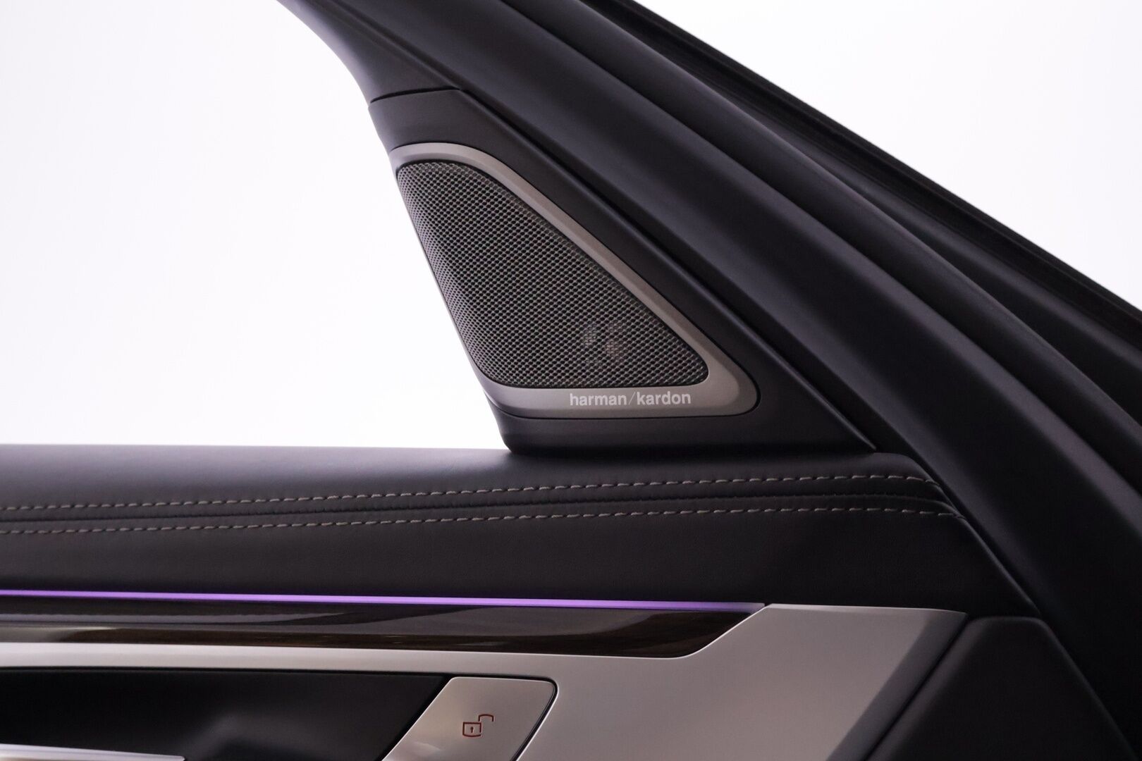 BMW 740 2017 G12 Sedan Le iPerformance A xDrive - YritysOutlet - Myydään vain yrityksille - – Tämä auto myydään YritysOutlet -valikoimasta vain yritykselle / SOH 81,5% - Osta nyt, maksa vasta ensi vuonna