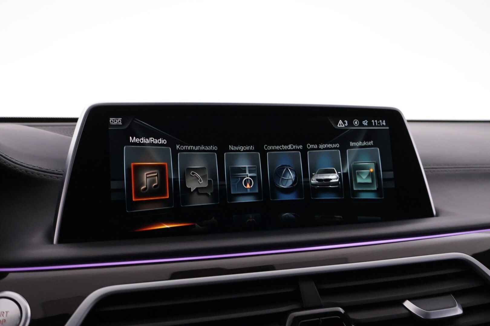 BMW 740 2017 G12 Sedan Le iPerformance A xDrive - YritysOutlet - Myydään vain yrityksille - – Tämä auto myydään YritysOutlet -valikoimasta vain yritykselle / SOH 81,5% - Osta nyt, maksa vasta ensi vuonna