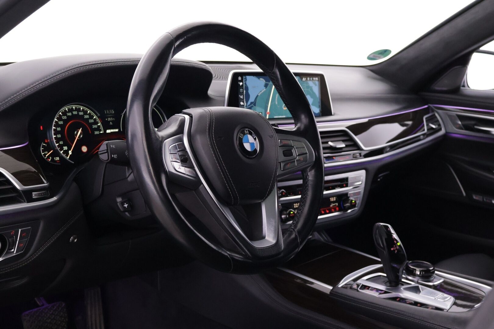 BMW 740 2017 G12 Sedan Le iPerformance A xDrive - YritysOutlet - Myydään vain yrityksille - – Tämä auto myydään YritysOutlet -valikoimasta vain yritykselle / SOH 81,5% - Osta nyt, maksa vasta ensi vuonna