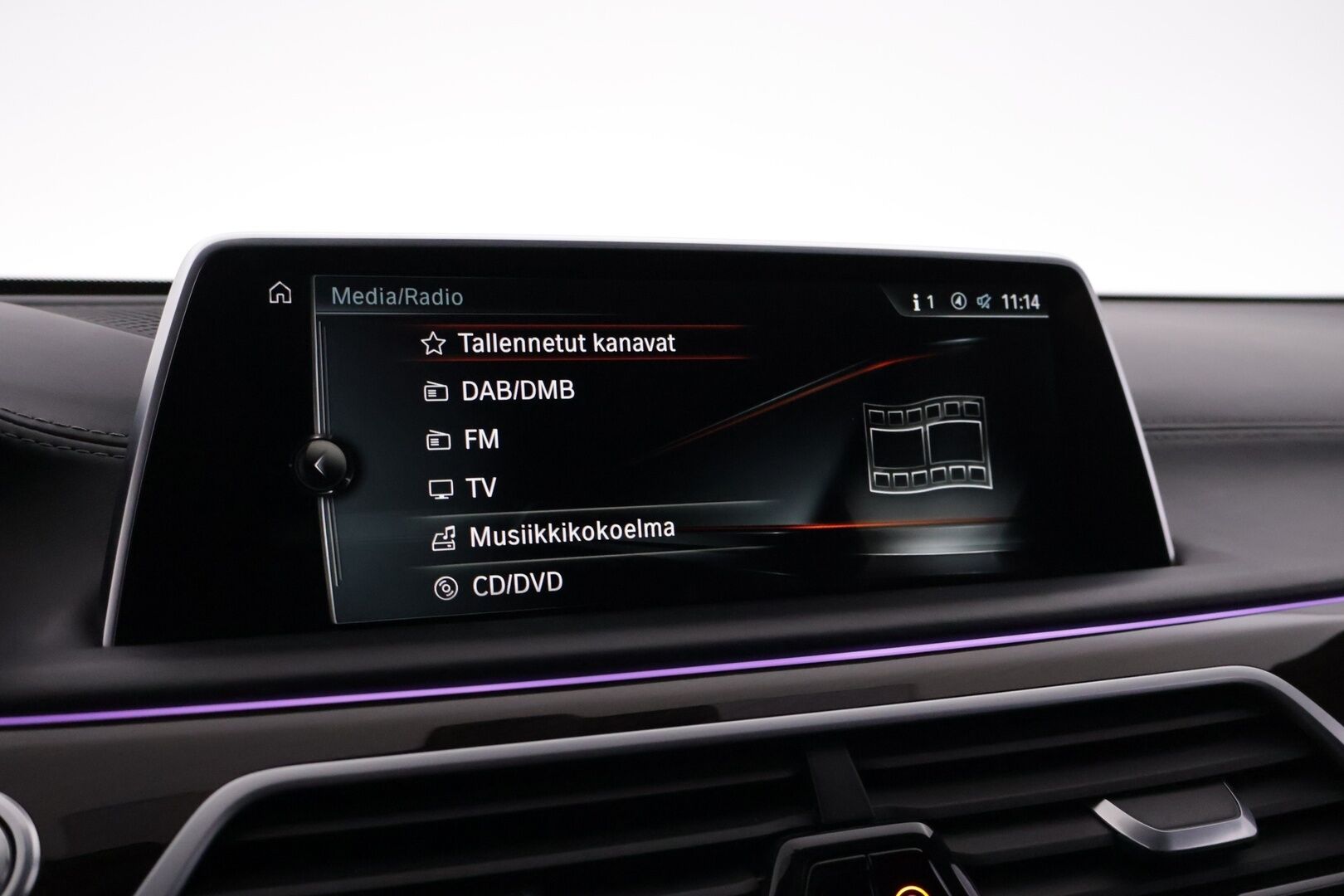 BMW 740 2017 G12 Sedan Le iPerformance A xDrive - YritysOutlet - Myydään vain yrityksille - – Tämä auto myydään YritysOutlet -valikoimasta vain yritykselle / SOH 81,5% - Osta nyt, maksa vasta ensi vuonna