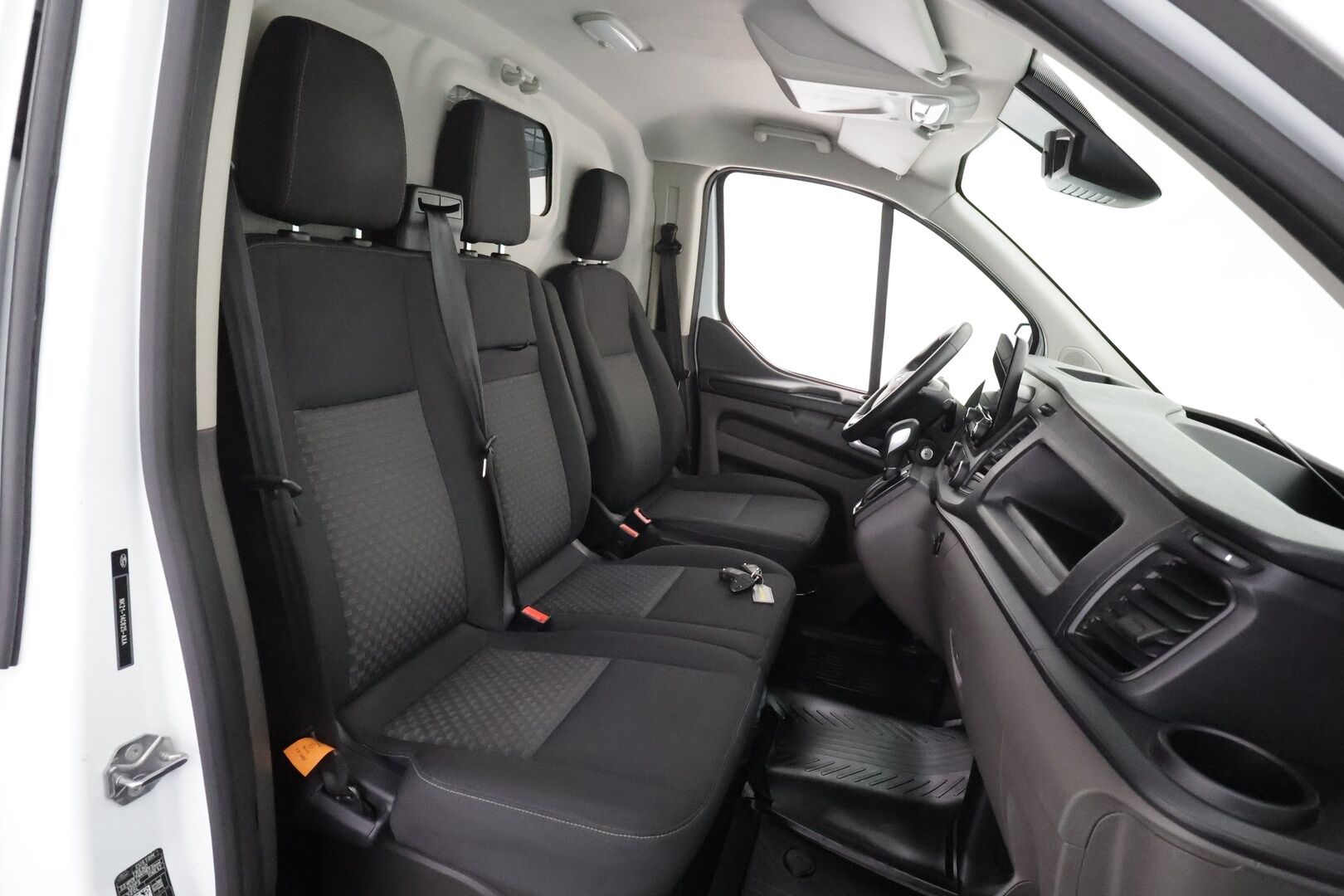 Ford Transit Custom 2023 320 2,0TDCi 130 hv A6 Etuveto Trend Van N1 L2H1 * Webasto / Koukku / Vakkari / P.Kamera / Kaistavahti / Apple&Android * - Lämmitettävä Tuulilasi / 1-om Suomi-auto / Kahdet renkaat / Merkkihuollot