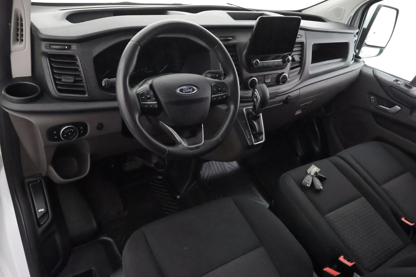 Ford Transit Custom 2023 320 2,0TDCi 130 hv A6 Etuveto Trend Van N1 L2H1 * Webasto / Koukku / Vakkari / P.Kamera / Kaistavahti / Apple&Android * - Lämmitettävä Tuulilasi / 1-om Suomi-auto / Kahdet renkaat / Merkkihuollot