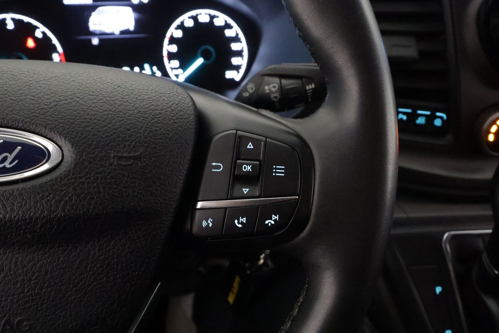 Ford Transit Custom 2023 320 2,0TDCi 130 hv A6 Etuveto Trend Van N1 L2H1 * ALV / Webasto / Koukku / Vakkari / P.Kamera / Kaistavahti / Apple&Android * - Lämmitettävä Tuulilasi / 1-om Suomi-auto / Kahdet renkaat / Merkkihuollot - HULLUT AVAJAISHULINAT KORKOTARJOUS 3,29 %