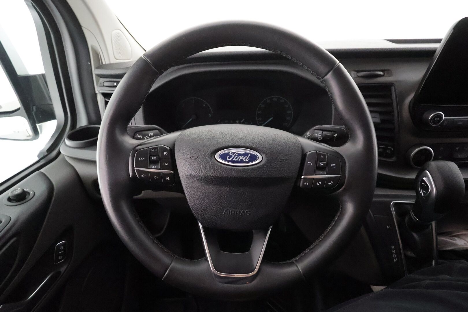 Ford Transit Custom 2023 320 2,0TDCi 130 hv A6 Etuveto Trend Van N1 L2H1 * Webasto / Koukku / Vakkari / P.Kamera / Kaistavahti / Apple&Android * - Lämmitettävä Tuulilasi / 1-om Suomi-auto / Kahdet renkaat / Merkkihuollot