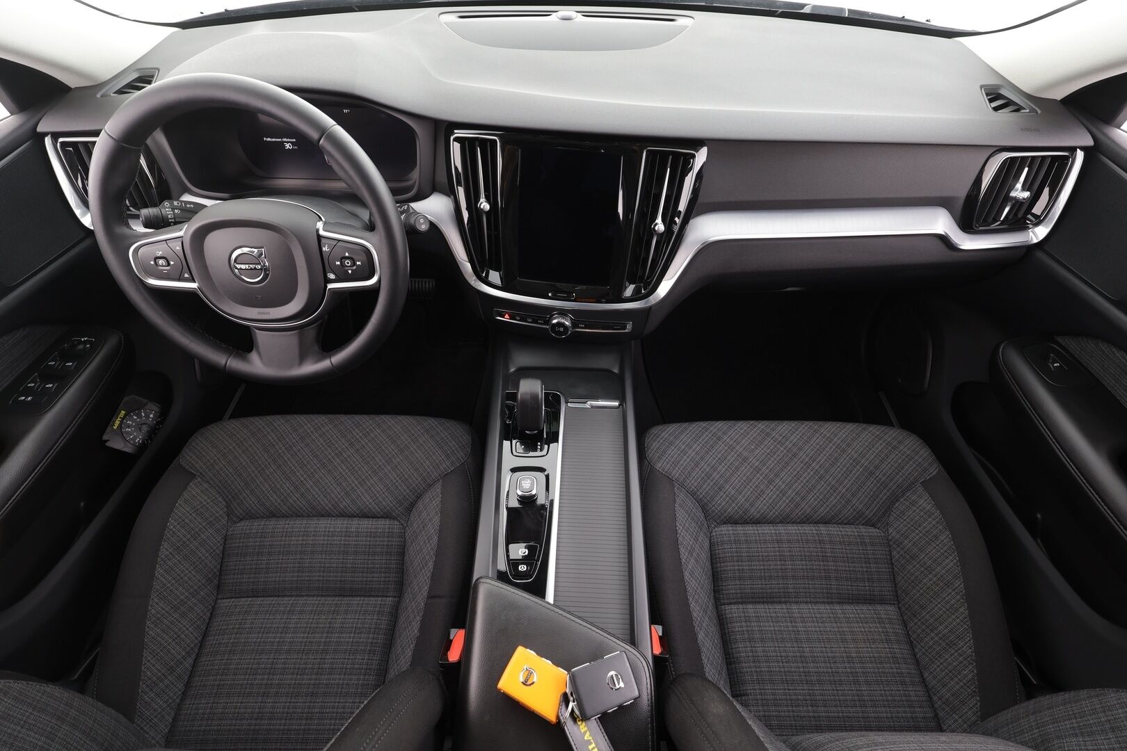 Volvo V60 2023 B4 MHEV Business Core DCT aut * ACC / Webasto / P.kamera / Full LED / KeylessGo / Facelift / Sähköluukku / BLIS * - 1.Om Suomi-auto / Kahdet renkaat aluvanteilla / Merkkihuollettu