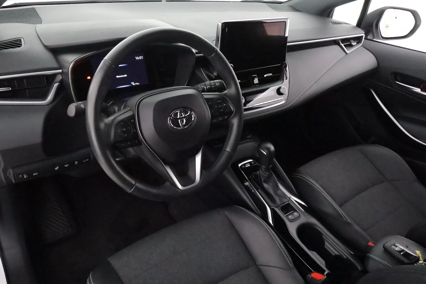 Toyota Corolla 2023 Touring Sports 1,8 Hybrid Prestige Edition **Facelift / Adapt. vakkari / Navi / P.kamera / Apple&Android / LED / Keyless** - Suomi-auto / Merkkihuollettu 