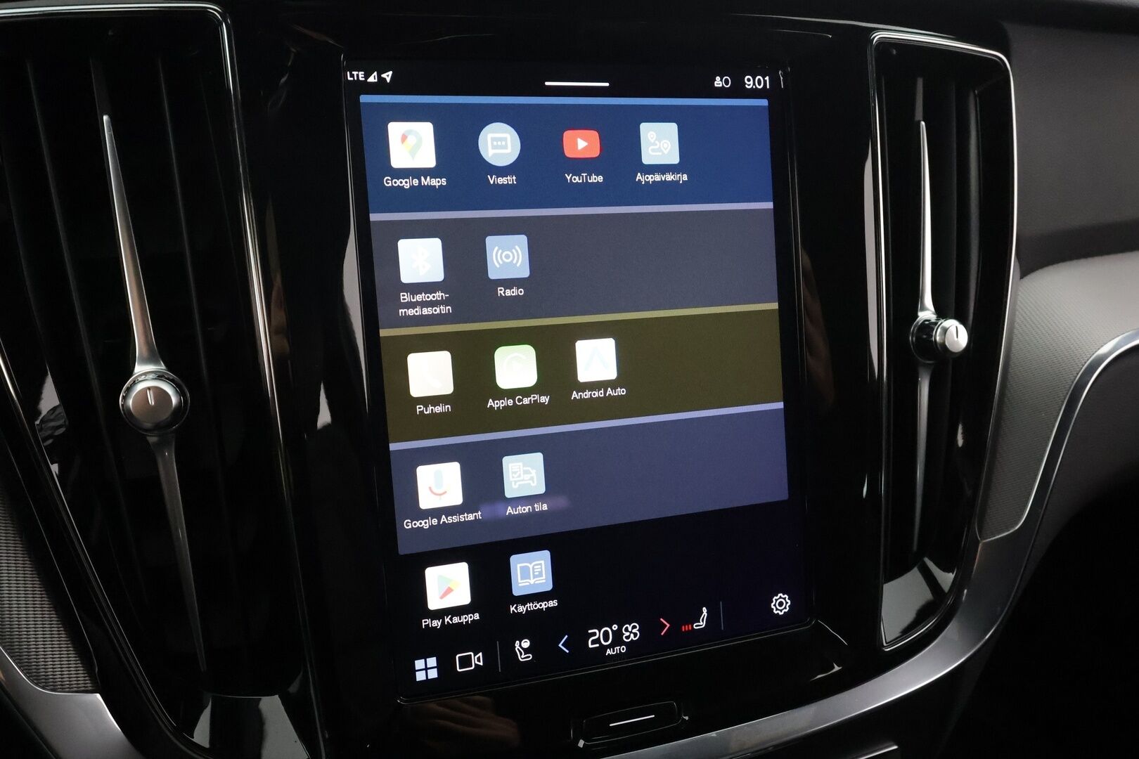 Volvo V60 2023 T6 AWD Long Range Plus Dark aut * Koukku / ACC / Full-LED / P.Kamera / Sportnahat Muistilla / H&K / Keyless * - Suomi-auto / Kahdet renkaat aluvanteilla / Merkkihuollot