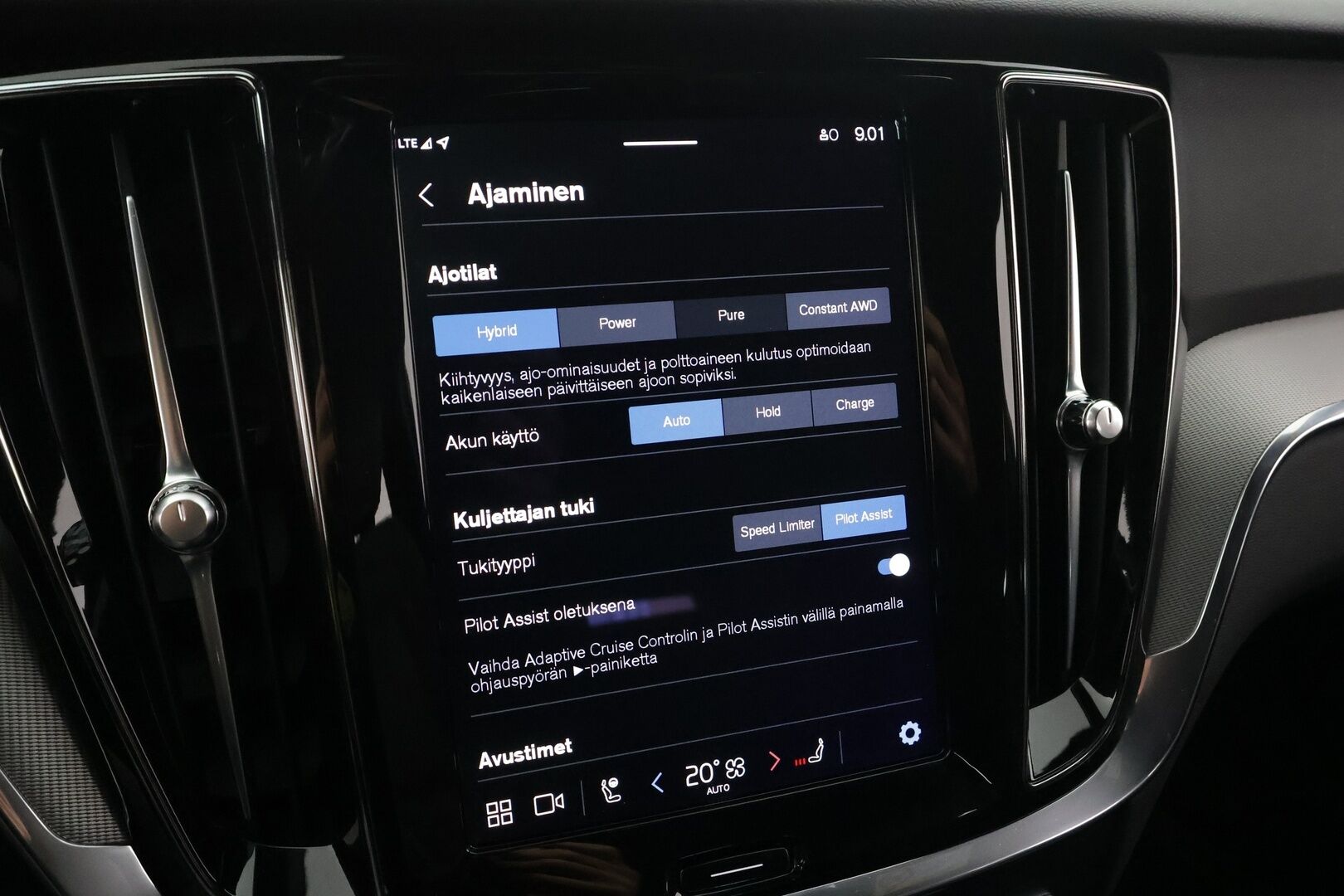 Volvo V60 2023 T6 AWD Long Range Plus Dark aut * Koukku / ACC / Full-LED / P.Kamera / Sportnahat Muistilla / H&K / Keyless * - Suomi-auto / Kahdet renkaat aluvanteilla / Merkkihuollot