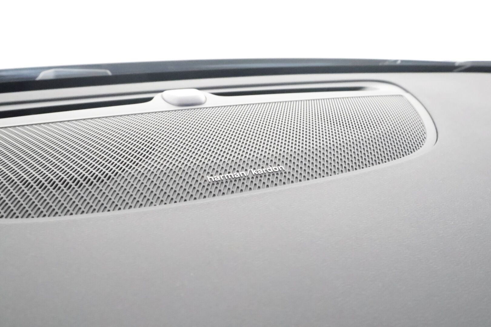 Volvo V60 2023 T6 AWD Long Range Plus Dark aut * Koukku / ACC / Full-LED / P.Kamera / Sportnahat Muistilla / H&K / Keyless * - Suomi-auto / Kahdet renkaat aluvanteilla / Merkkihuollot