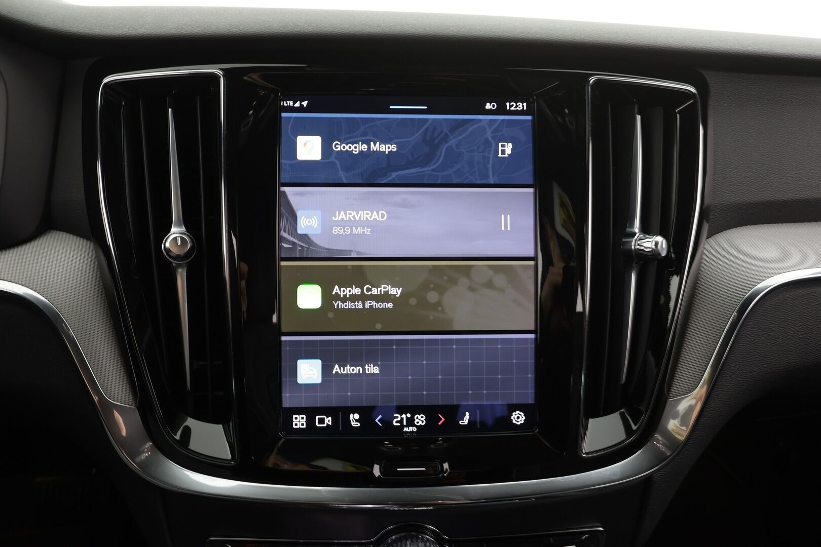 Volvo V60 2023 T8 AWD Long Range High Performance Plus Dark aut * Webasto / ACC / Full-LED / P.kamera / Sportnahat Muistilla / Navi * - 1-om Suomi-auto / Akku kuntotarkastettu / 2x Latauskaapelit / Kahdet renkaat / Merkkihuollettu!