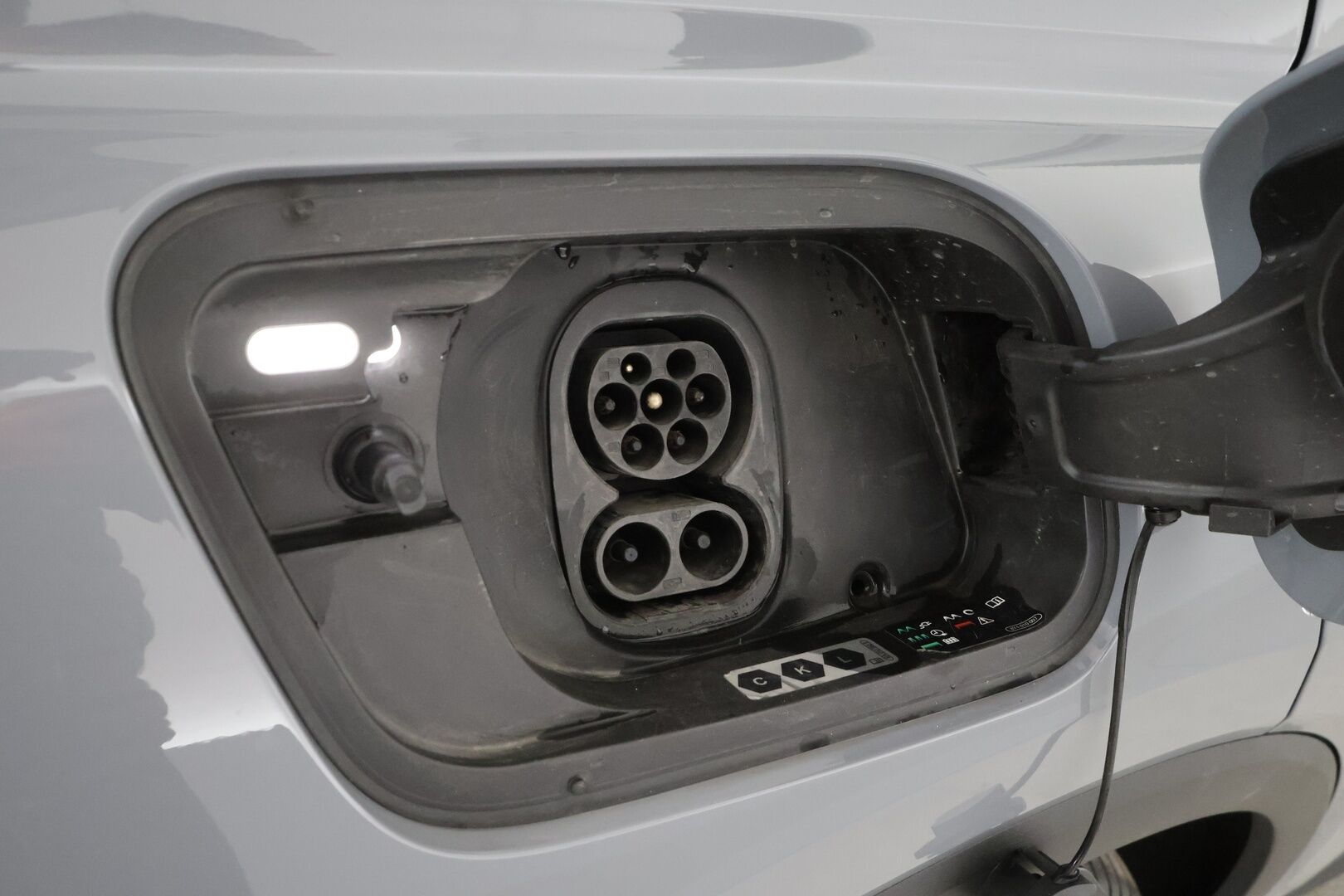 Audi Q4 e-tron 2023 40 e-tron * Sonos / ILP / ACC / Matrix-LED / P.Kamera / Sportpenkit / Navi / Kaistavahti / Keyless * - Suomi-auto / Akku kuntotarkastettu SoH 97,1% / Kahdet renkaat aluvanteilla / Merkkihuollot