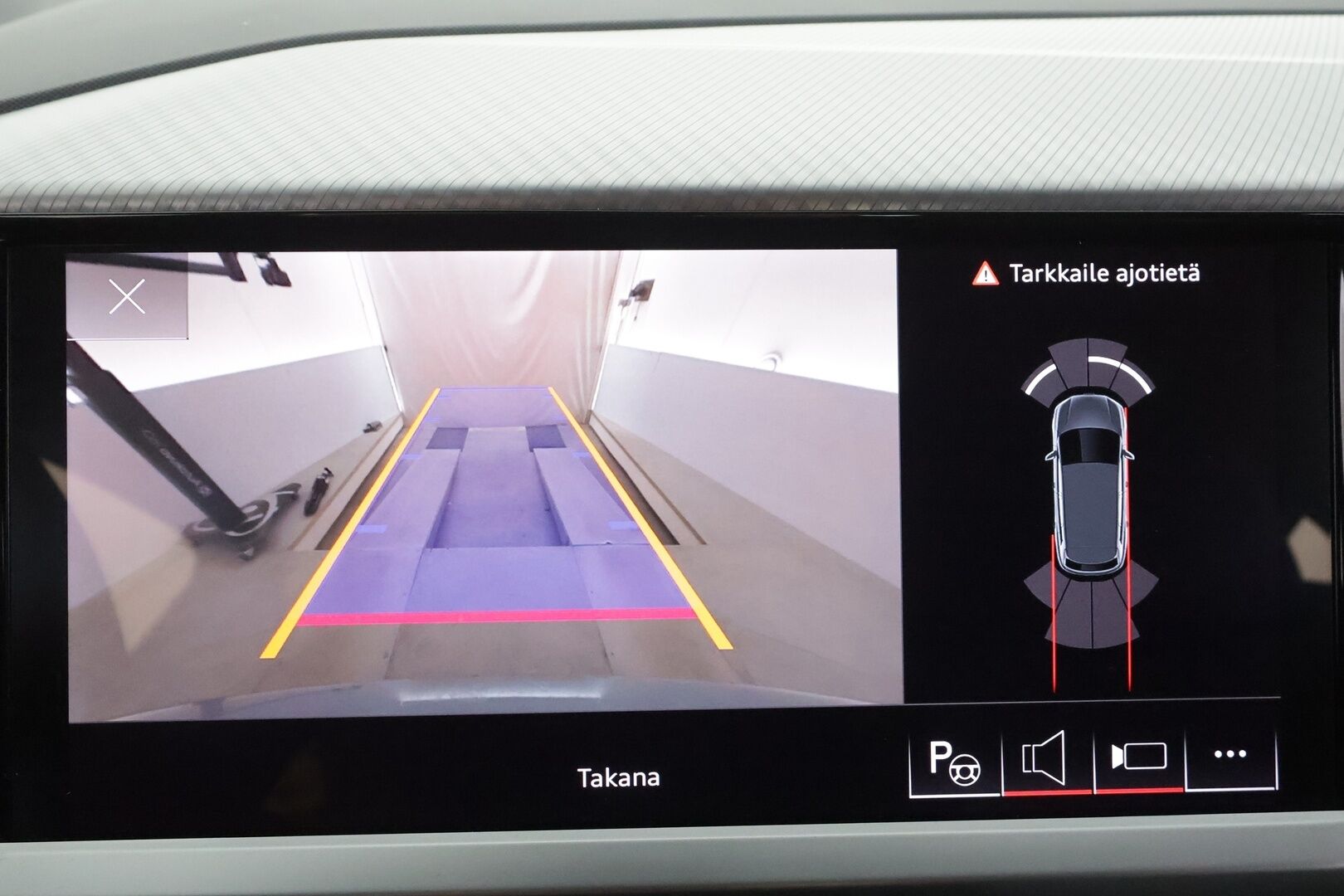 Audi Q4 e-tron 2023 40 e-tron * Sonos / ILP / ACC / Matrix-LED / P.Kamera / Sportpenkit / Navi / Kaistavahti / Keyless * - Suomi-auto / Akku kuntotarkastettu SoH 97,1% / Kahdet renkaat aluvanteilla / Merkkihuollot