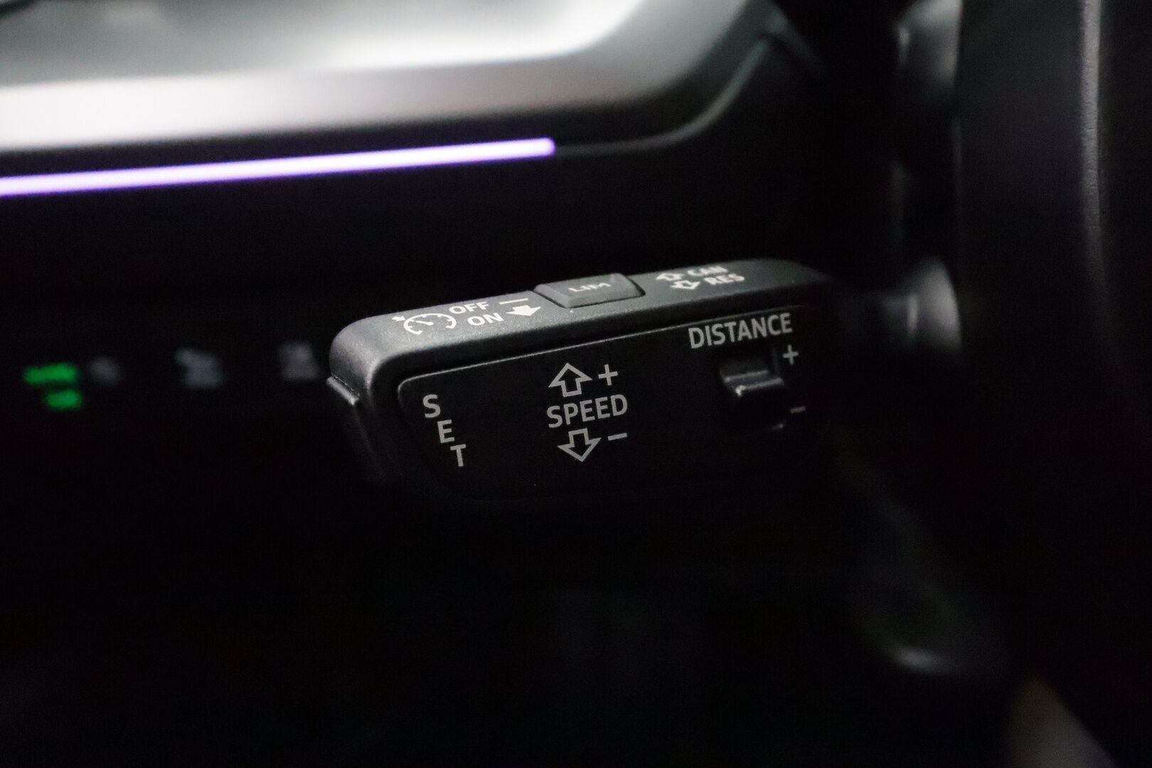 Audi Q4 e-tron 2023 40 e-tron * Sonos / ILP / ACC / Matrix-LED / P.Kamera / Sportpenkit / Navi / Kaistavahti / Keyless * - Suomi-auto / Akku kuntotarkastettu SoH 97,1% / Kahdet renkaat aluvanteilla / Merkkihuollot