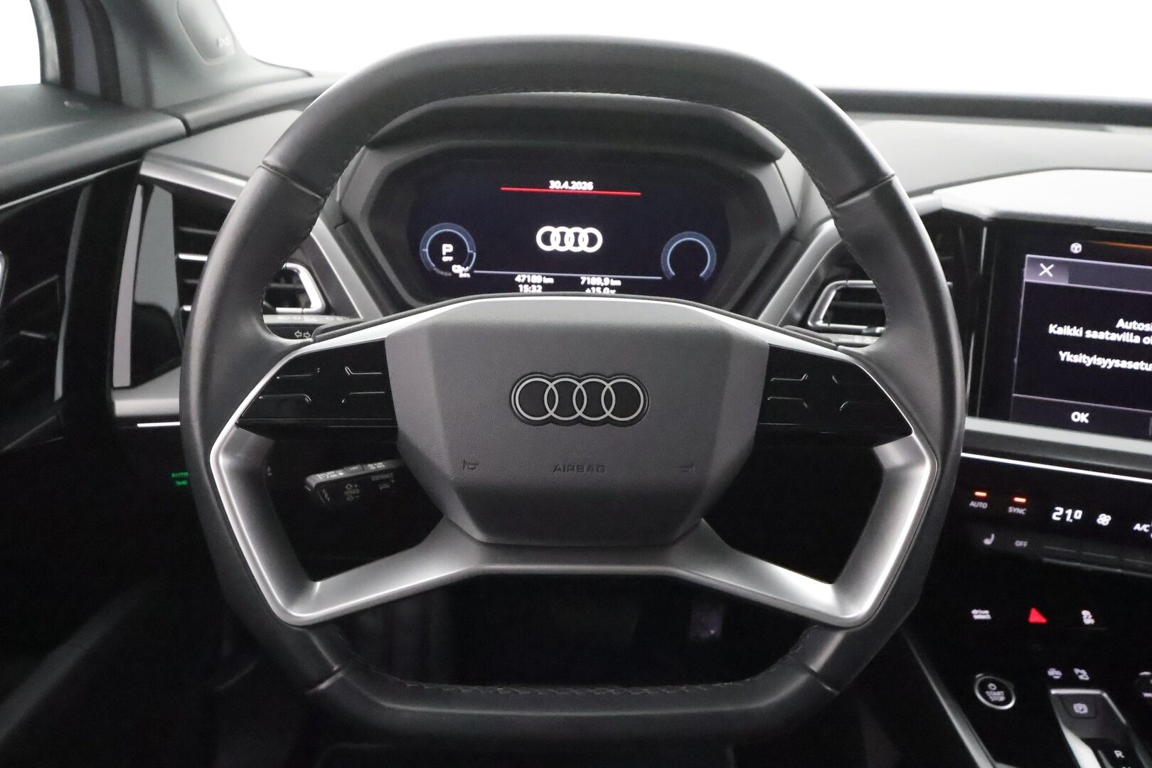 Audi Q4 e-tron 2023 40 e-tron * Sonos / ILP / ACC / Matrix-LED / P.Kamera / Sportpenkit / Navi / Kaistavahti / Keyless * - Suomi-auto / Akku kuntotarkastettu SoH 97,1% / Kahdet renkaat aluvanteilla / Merkkihuollot