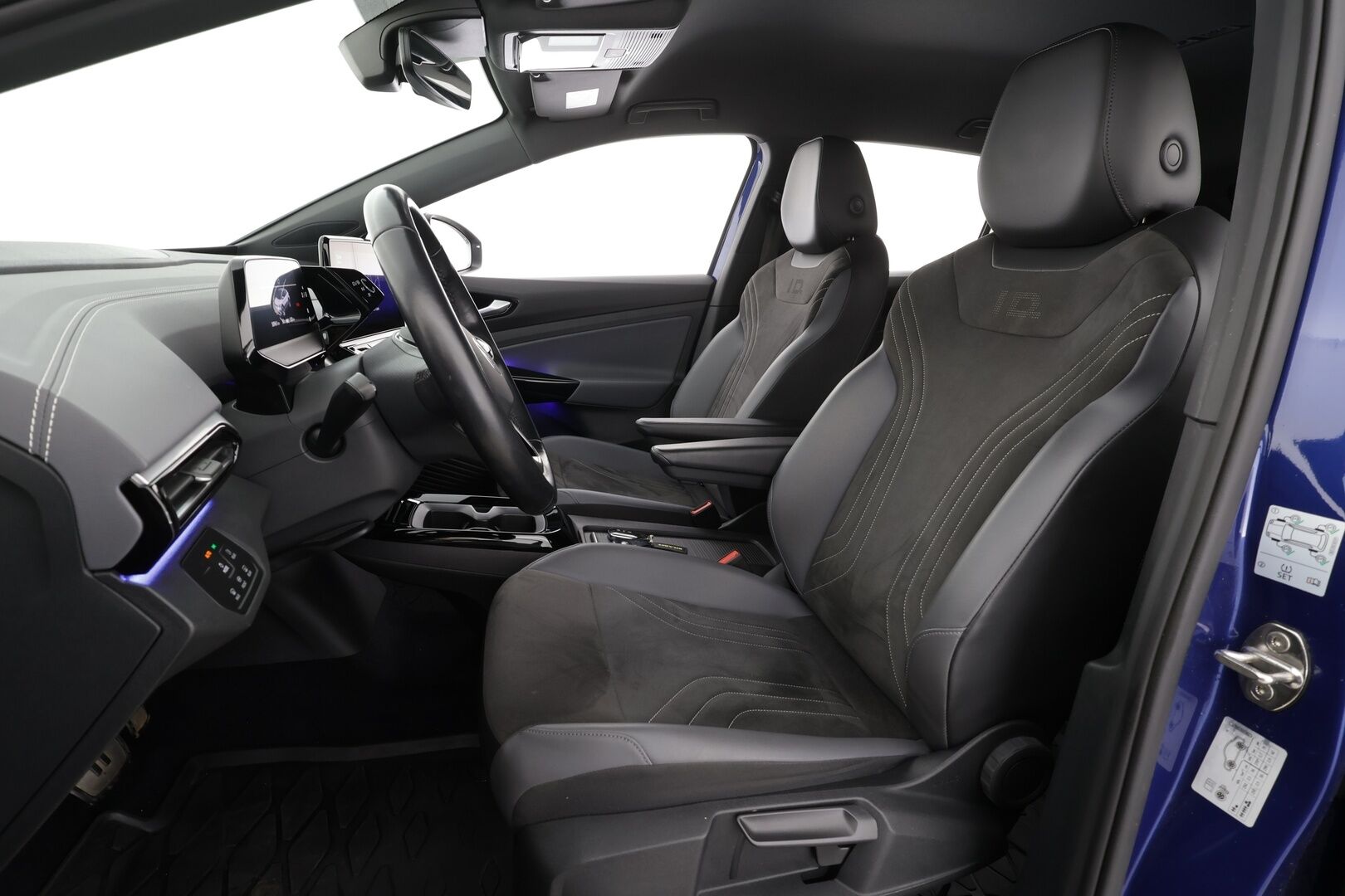 Volkswagen ID.4 2023 Pro Performance 150 kW, akku 77 kWh * ACC / ILP / P.kamera / Koukku / LED / Navi / KeylessGo * - Suomi-auto / Kahdet renkaat aluvanteilla / Merkkihuollettu