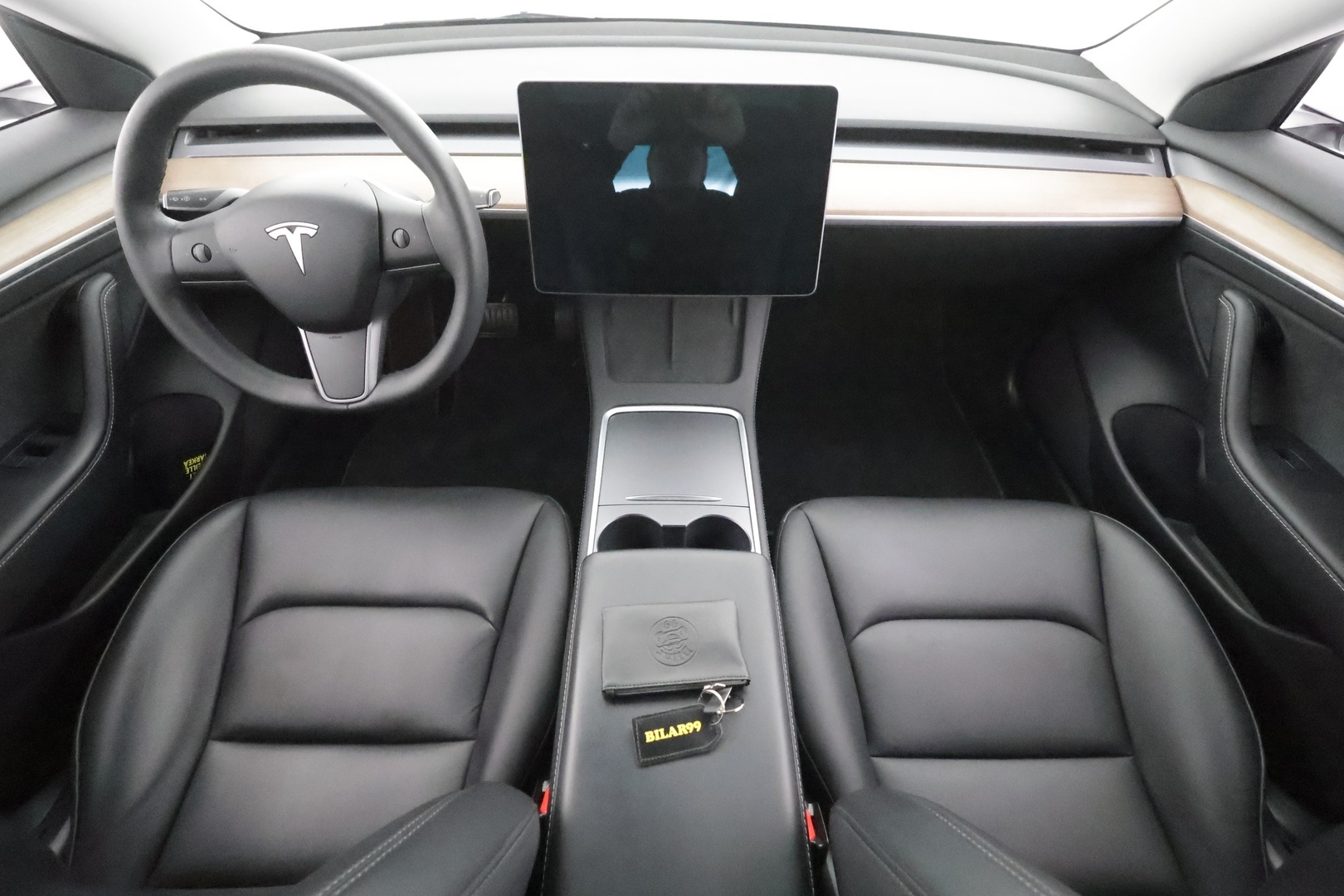 Tesla Model 3 2021 Standard Range Plus * Lasikatto / ILP / Matrix LED / P.Kamera / Ratinlämmitin / Self-Driving / Sähköluukku * - Kahdet renkaat aluvanteilla