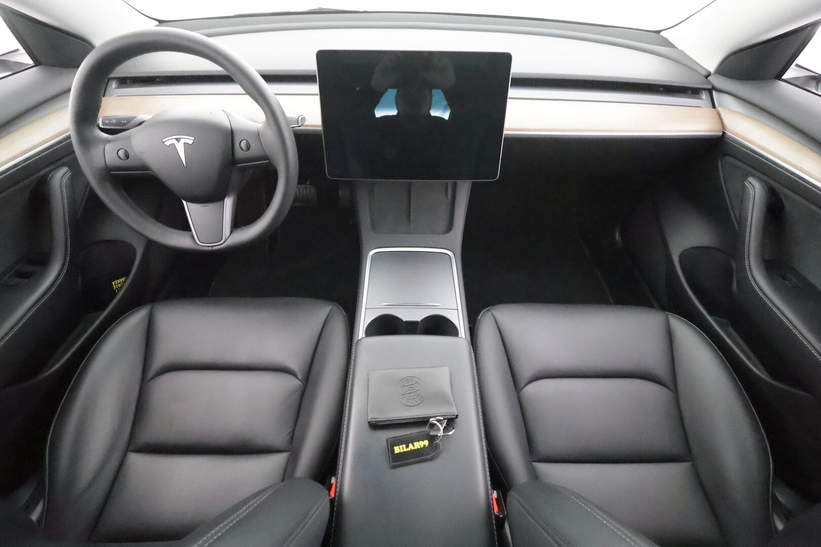Tesla Model 3 2021 Standard Range Plus * Lasikatto / ILP / Matrix LED / P.Kamera / Ratinlämmitin / Self-Driving / Sähköluukku * - Kahdet renkaat aluvanteilla