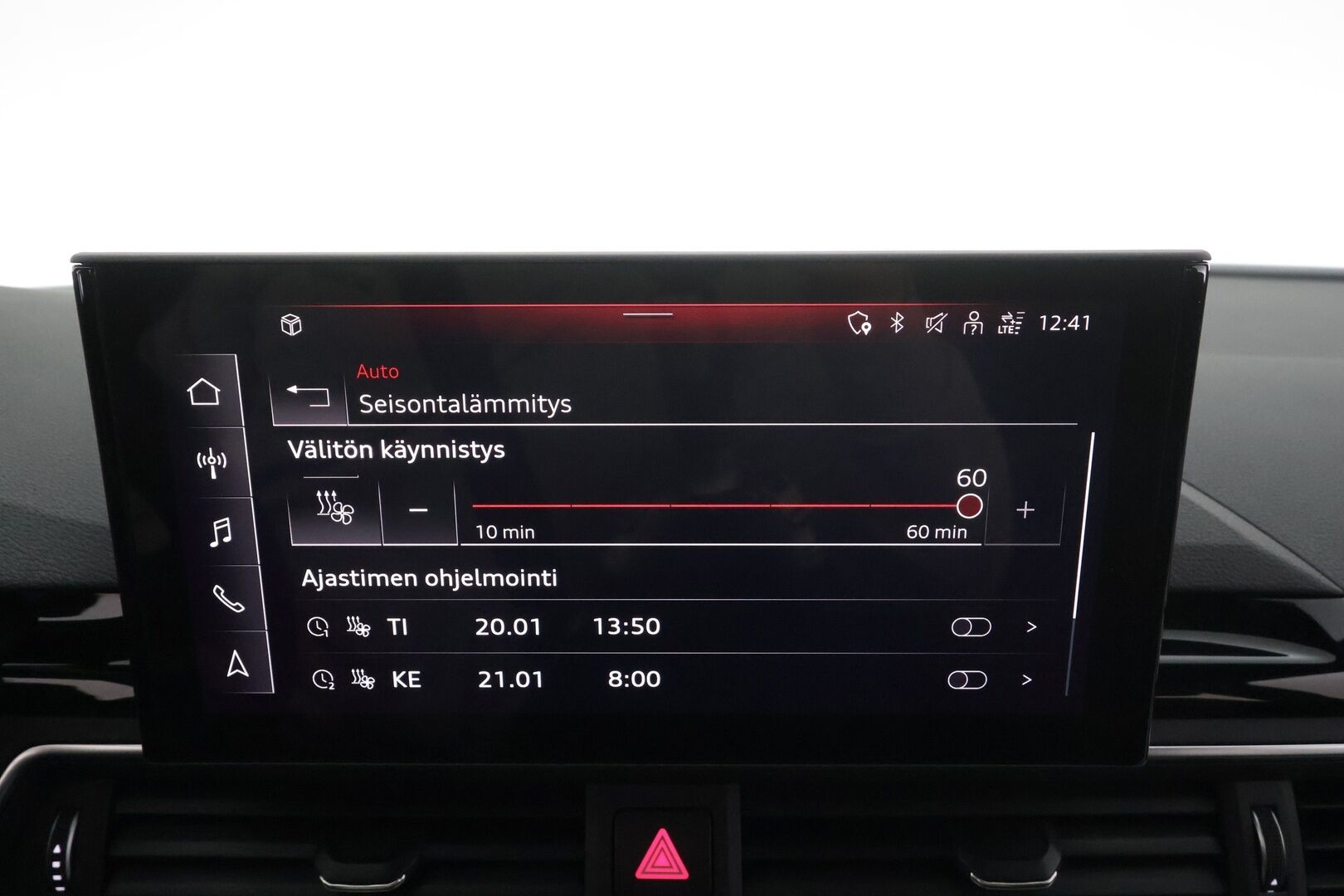 Audi A4 2023 Avant Progress Plus 40 TFSI 150 kW MHEV quattro S tronic * ACC / Matrix LED / P.kamera / Webasto / Koukku * - KeylessGo / Digimittaristo / Sporttipenkit / 1.Om Suomi-auto / Kahdet renkaat aluvanteilla / Merkkihuollettu