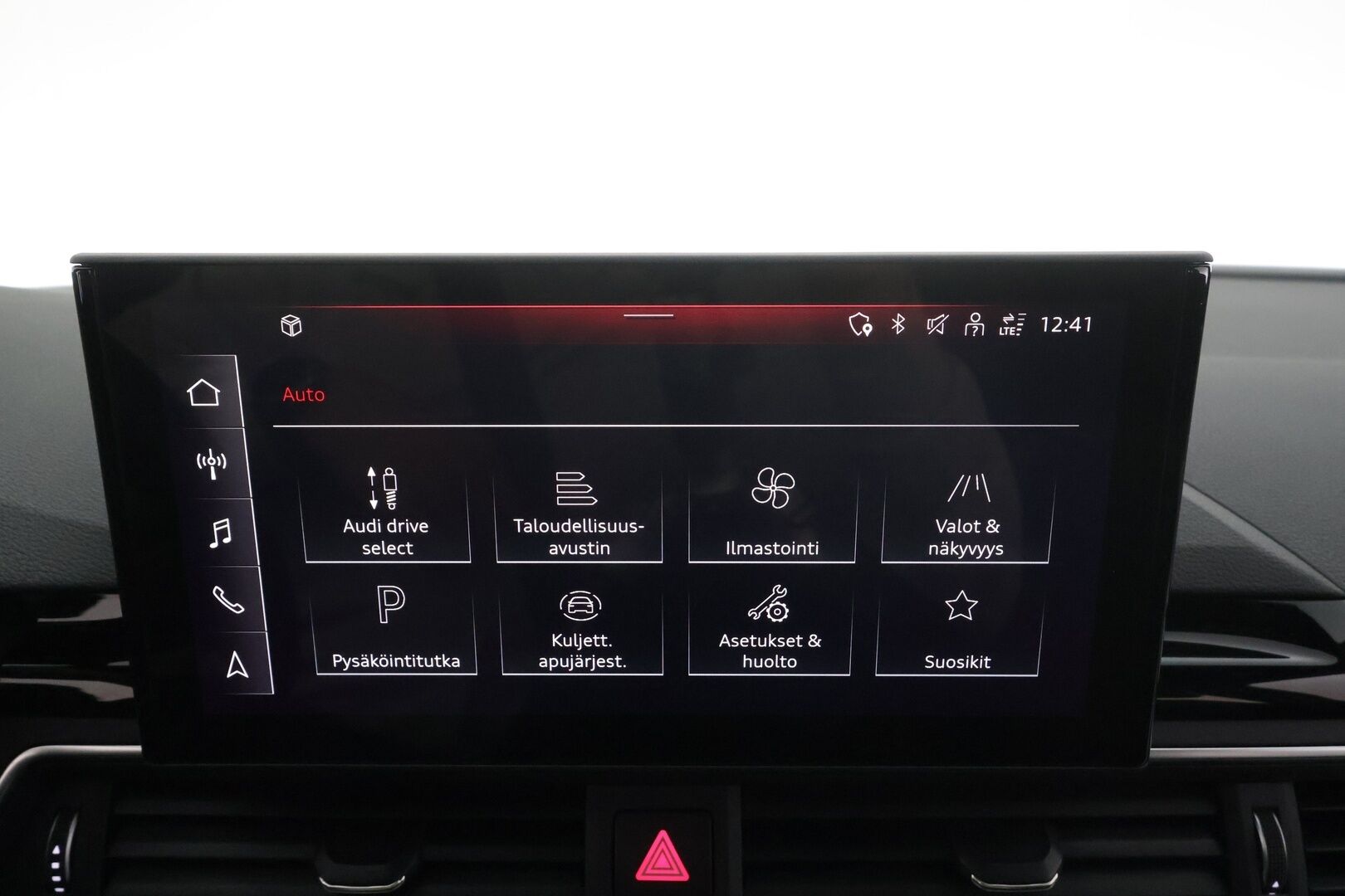 Audi A4 2023 Avant Progress Plus 40 TFSI 150 kW MHEV quattro S tronic * ACC / Matrix LED / P.kamera / Webasto / Koukku * - KeylessGo / Digimittaristo / Sporttipenkit / 1.Om Suomi-auto / Kahdet renkaat aluvanteilla / Merkkihuollettu