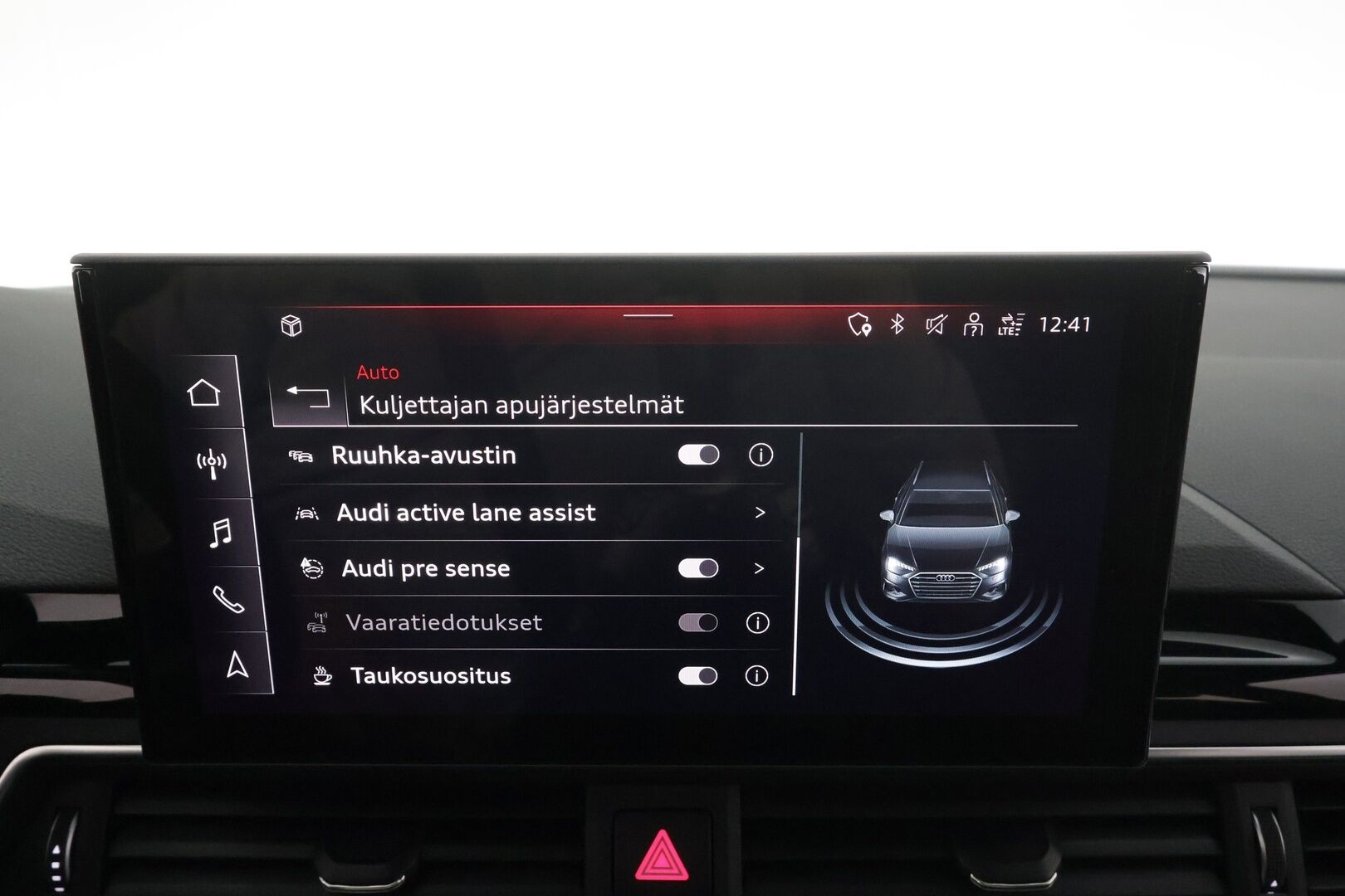 Audi A4 2023 Avant Progress Plus 40 TFSI 150 kW MHEV quattro S tronic * ACC / Matrix LED / P.kamera / Webasto / Koukku * - KeylessGo / Digimittaristo / Sporttipenkit / 1.Om Suomi-auto / Kahdet renkaat aluvanteilla / Merkkihuollettu