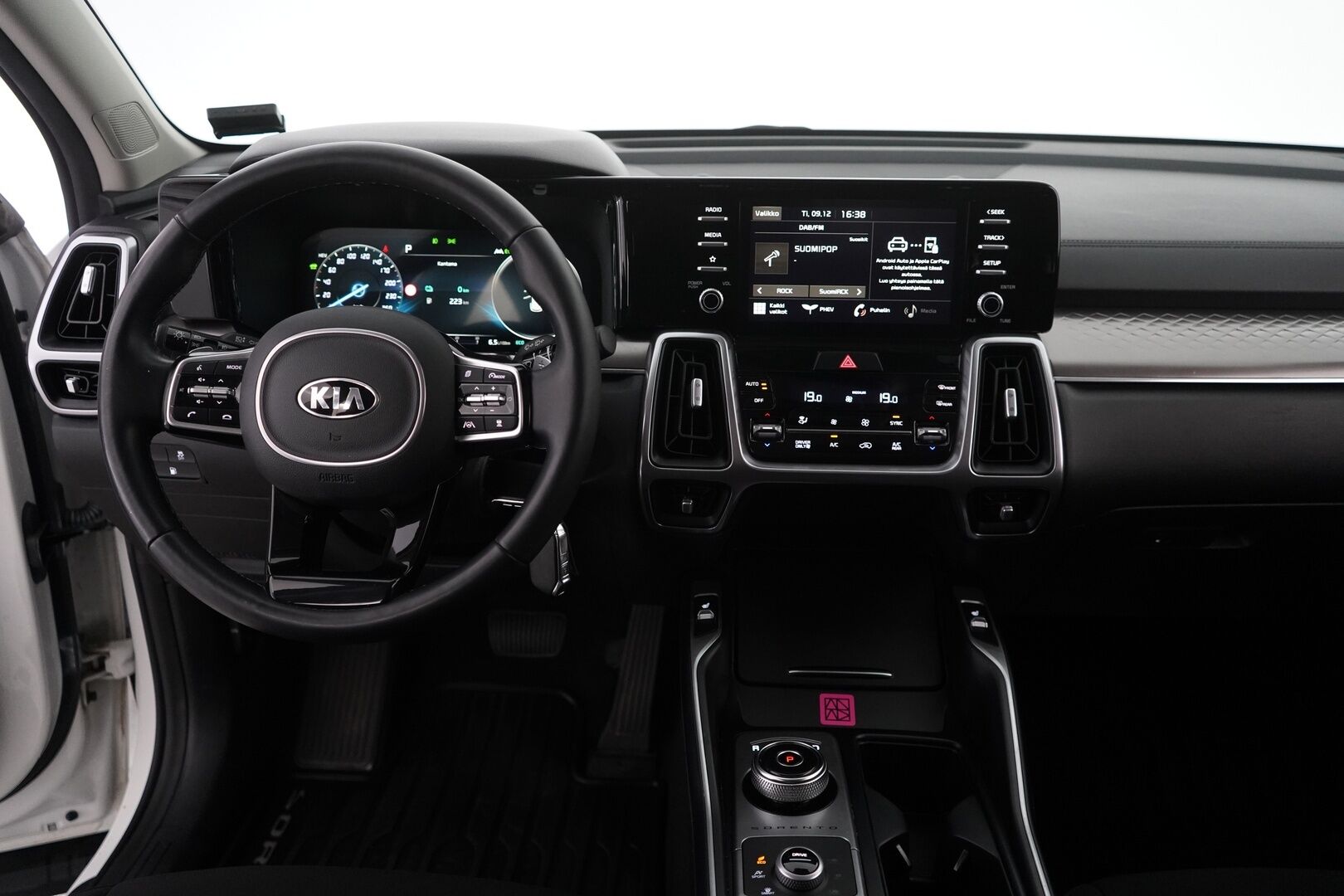 Kia SORENTO 2021 1.6 T-GDI Plug-in Hybrid AWD Business AT 7P *ACC / Peruutuskamera / Lane Assist / App Connect * - SoH 97.4% / Merkkihuollettu / Viimeisin huolto 109tkm - HULLUT BLACKWEEK JATKOT - KORKOTARJOUS 2,49%