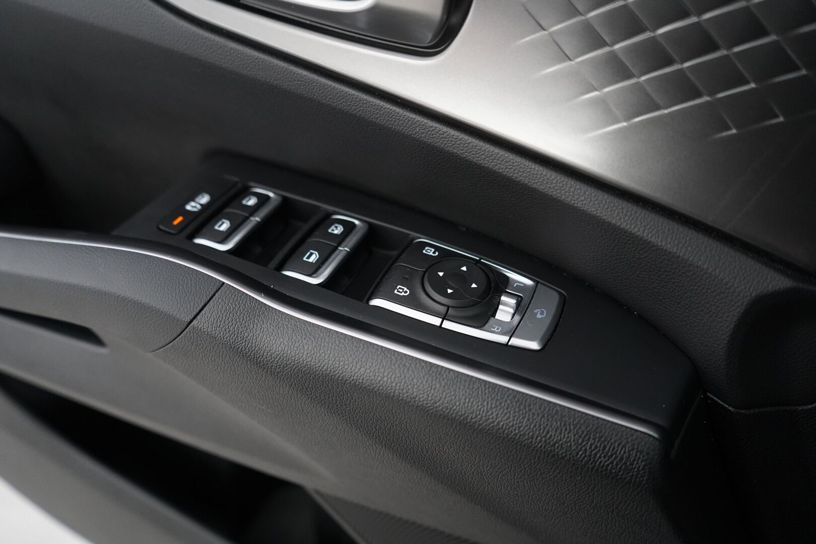 Kia SORENTO 2021 1.6 T-GDI Plug-in Hybrid AWD Business AT 7P *ACC / Peruutuskamera / Lane Assist / App Connect * - SoH 97.4% / Merkkihuollettu / Viimeisin huolto 109tkm - HULLUT BLACKWEEK JATKOT - KORKOTARJOUS 2,49%