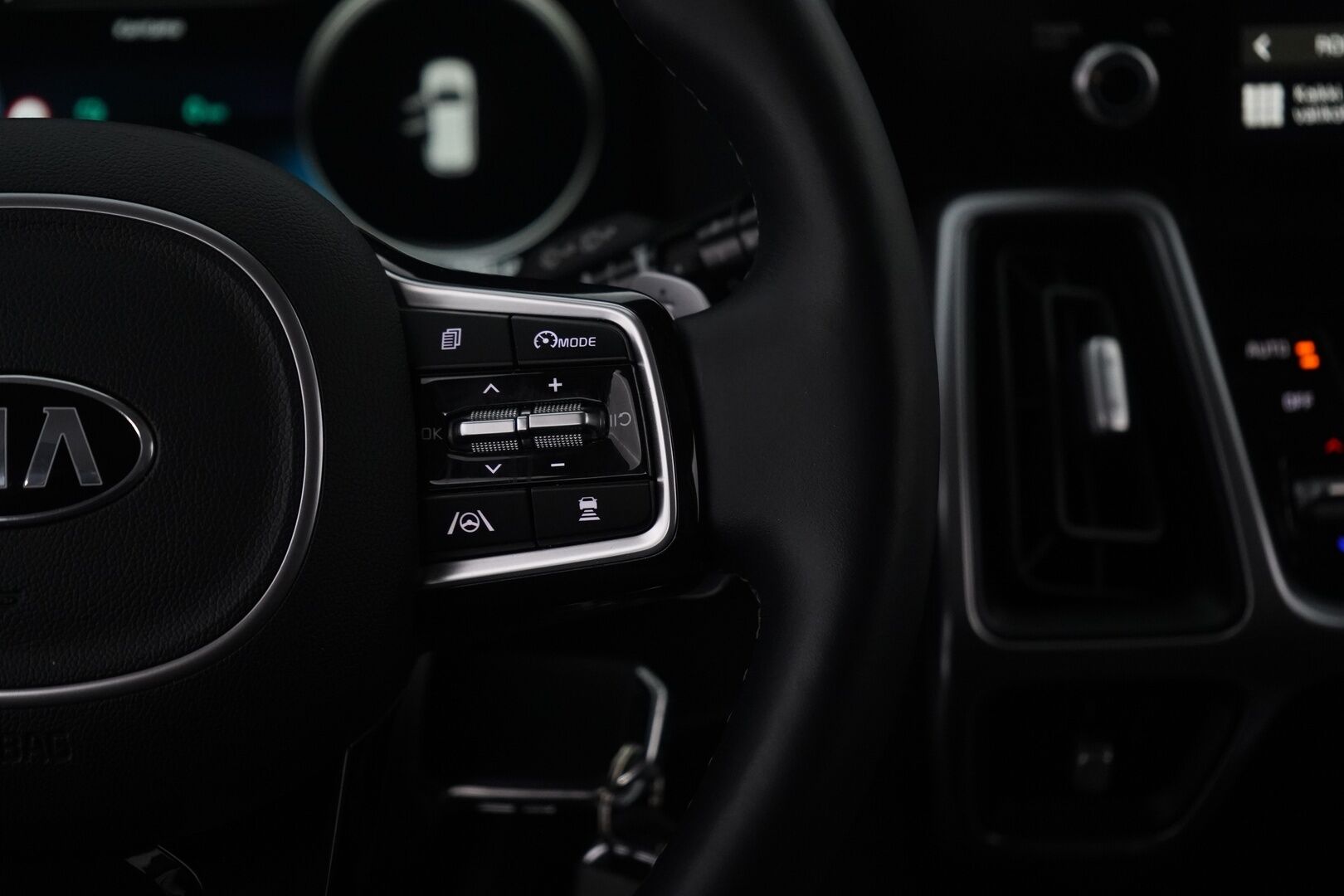 Kia SORENTO 2021 1.6 T-GDI Plug-in Hybrid AWD Business AT 7P *ACC / Peruutuskamera / Lane Assist / App Connect * - SoH 97.4% / Merkkihuollettu / Viimeisin huolto 109tkm - HULLUT BLACKWEEK JATKOT - KORKOTARJOUS 2,49%