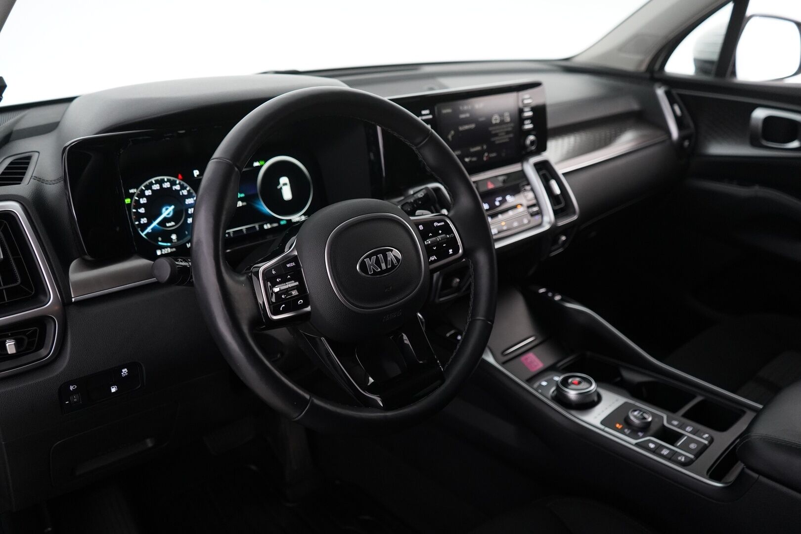 Kia SORENTO 2021 1.6 T-GDI Plug-in Hybrid AWD Business AT 7P *ACC / Peruutuskamera / Lane Assist / App Connect * - SoH 97.4% / Merkkihuollettu / Viimeisin huolto 109tkm - HULLUT BLACKWEEK JATKOT - KORKOTARJOUS 2,49%