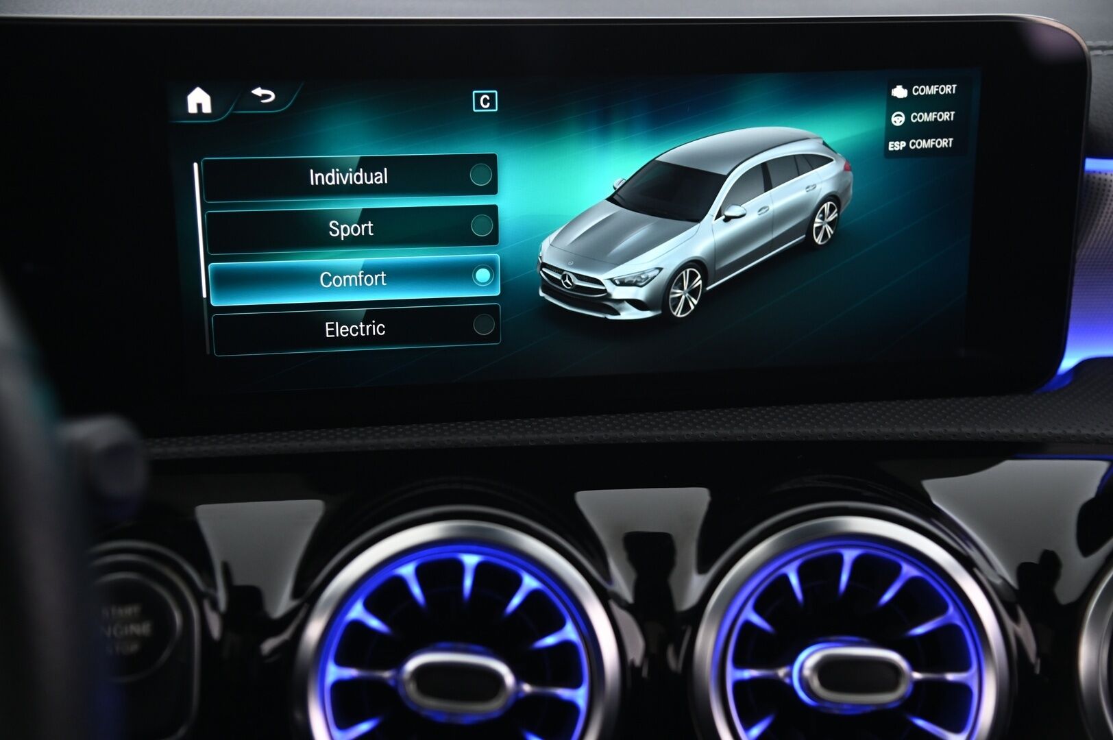 MERCEDES-BENZ CLA 2021 250 e A Shooting Brake EQ Power AMG *Burmester / Widescreen / Panorama / Koukku / Multibeam / Kamera* - Mercedes Me / 2x renkaat ja vanteet / Ambient / Nahka-Alcantara 