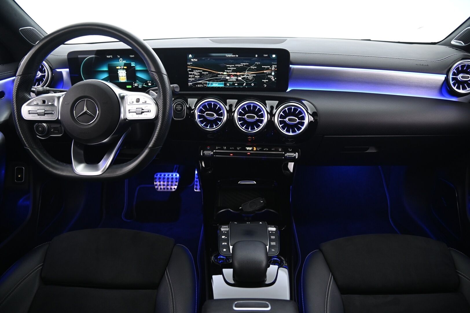 MERCEDES-BENZ CLA 2021 250 e A Shooting Brake EQ Power AMG *Burmester / Widescreen / Panorama / Koukku / Multibeam / Kamera* - Mercedes Me / 2x renkaat ja vanteet / Ambient / Nahka-Alcantara / Hakkapeliitta 10 Nastat