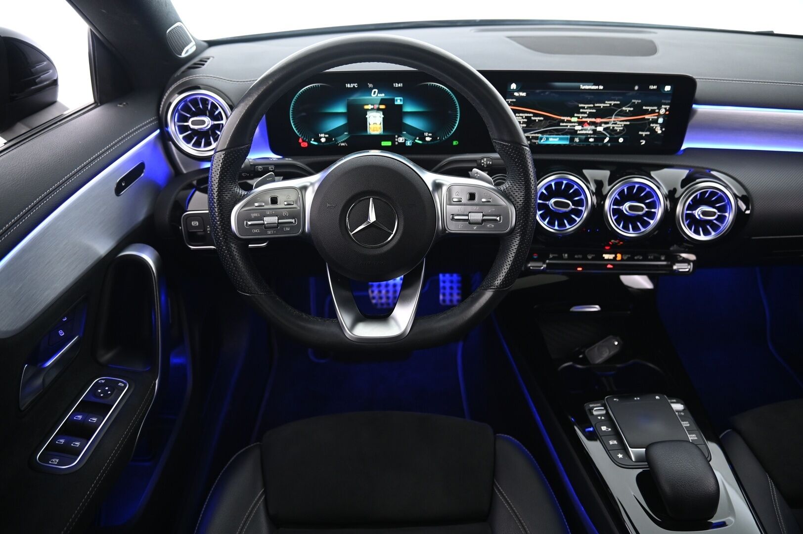 MERCEDES-BENZ CLA 2021 250 e A Shooting Brake EQ Power AMG *Burmester / Widescreen / Panorama / Koukku / Multibeam / Kamera* - Mercedes Me / 2x renkaat ja vanteet / Ambient / Nahka-Alcantara / Hakkapeliitta 10 Nastat
