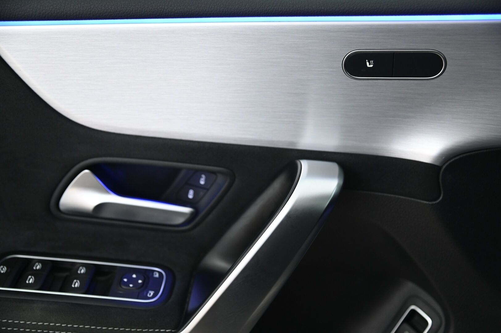 MERCEDES-BENZ CLA 2021 250 e A Shooting Brake EQ Power AMG *Burmester / Widescreen / Panorama / Koukku / Multibeam / Kamera* - Mercedes Me / 2x renkaat ja vanteet / Ambient / Nahka-Alcantara 