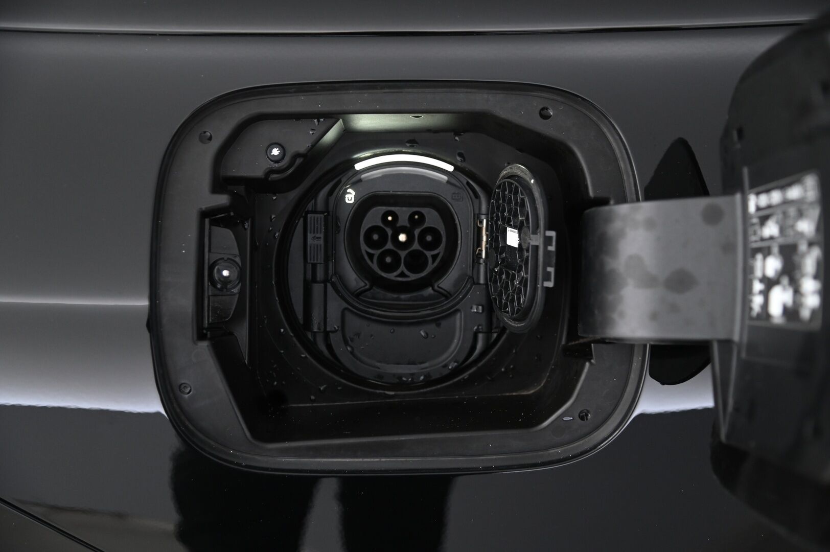 MERCEDES-BENZ CLA 2021 250 e A Shooting Brake EQ Power AMG *Burmester / Widescreen / Panorama / Koukku / Multibeam / Kamera* - Mercedes Me / 2x renkaat ja vanteet / Ambient / Nahka-Alcantara 