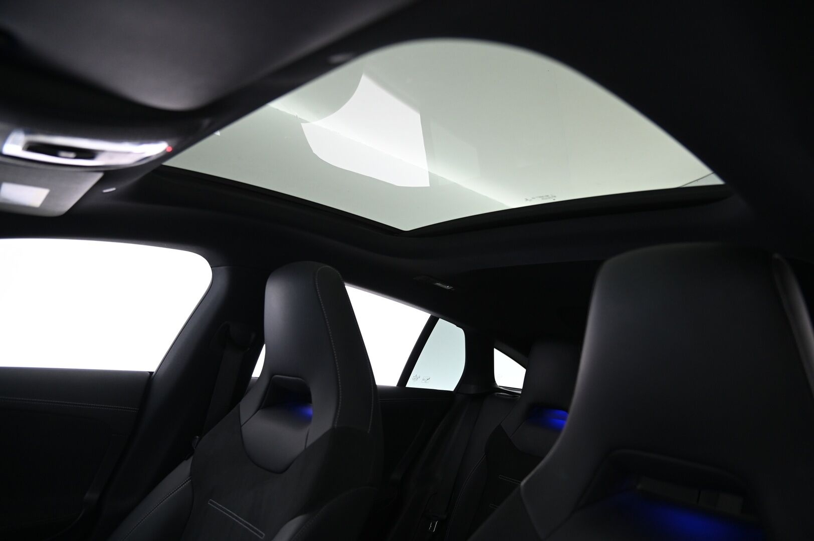 MERCEDES-BENZ CLA 2021 250 e A Shooting Brake EQ Power AMG *Burmester / Widescreen / Panorama / Koukku / Multibeam / Kamera* - Mercedes Me / 2x renkaat ja vanteet / Ambient / Nahka-Alcantara 