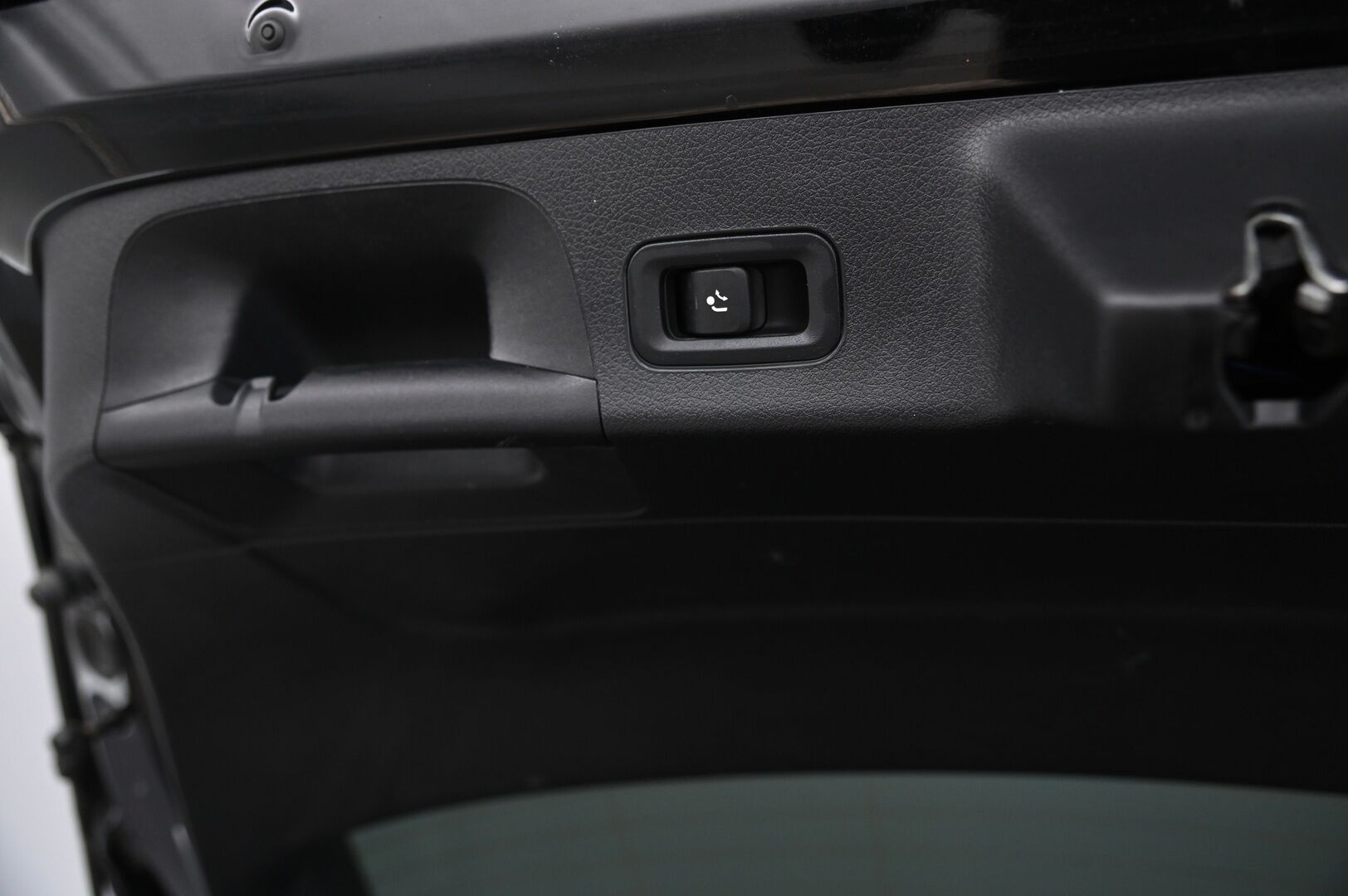 MERCEDES-BENZ CLA 2021 250 e A Shooting Brake EQ Power AMG *Burmester / Widescreen / Panorama / Koukku / Multibeam / Kamera* - Mercedes Me / 2x renkaat ja vanteet / Ambient / Nahka-Alcantara / Hakkapeliitta 10 Nastat