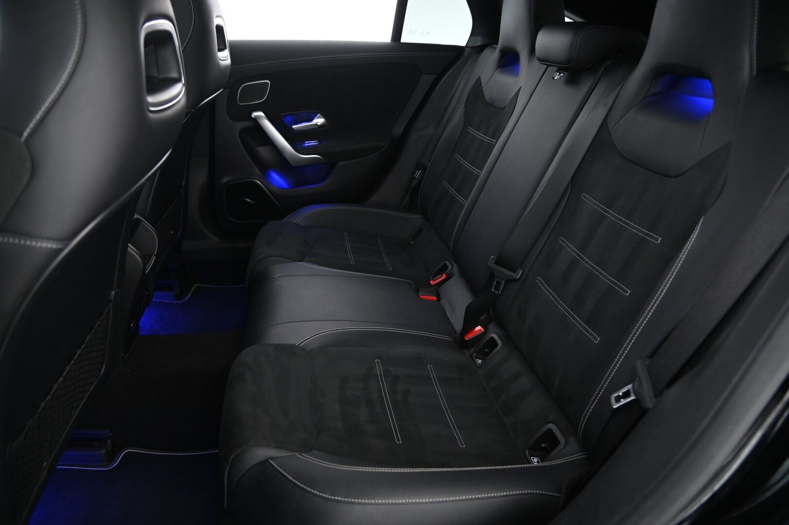 MERCEDES-BENZ CLA 2021 250 e A Shooting Brake EQ Power AMG *Burmester / Widescreen / Panorama / Koukku / Multibeam / Kamera* - Mercedes Me / 2x renkaat ja vanteet / Ambient / Nahka-Alcantara / Hakkapeliitta 10 Nastat