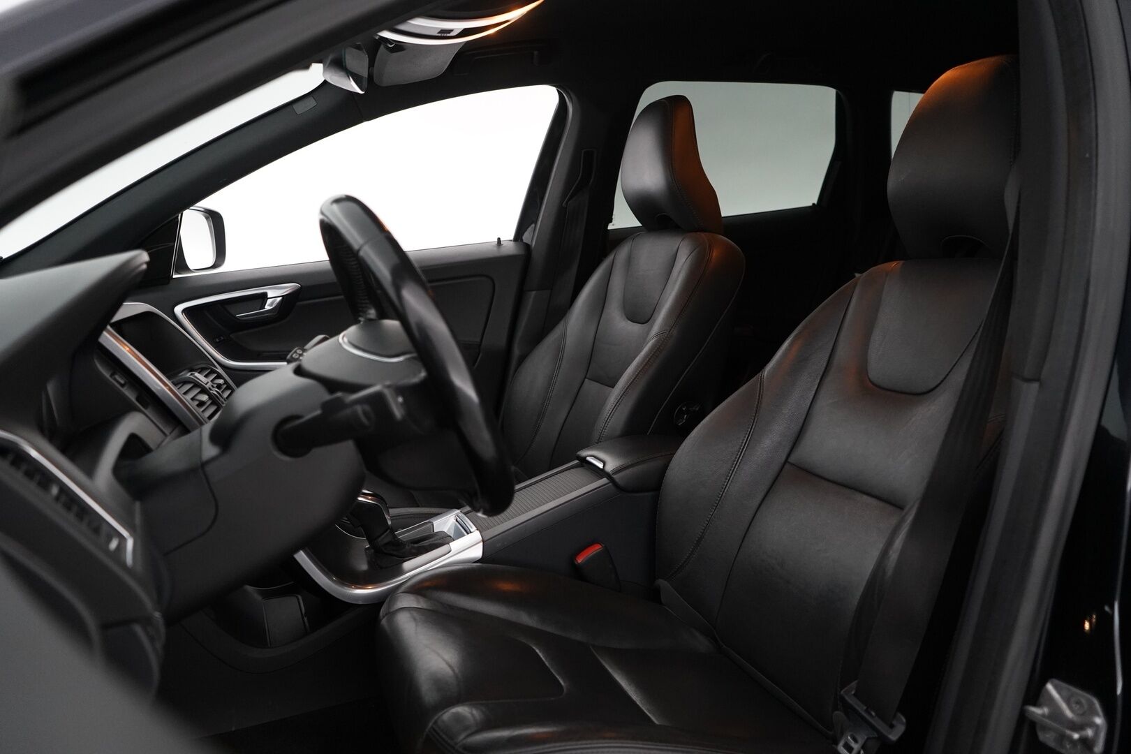 Volvo XC60 2014 D4 AWD Summum Polestar Aut. *Polestar / Nahat / VOC / Koukku* - Kahdet OEM vanteet / Polestar-ohjelma tehtaalta / Särmä huoltohistoria - HULLUT AVAJAISHULINAT KORKOTARJOUS 3,29 %