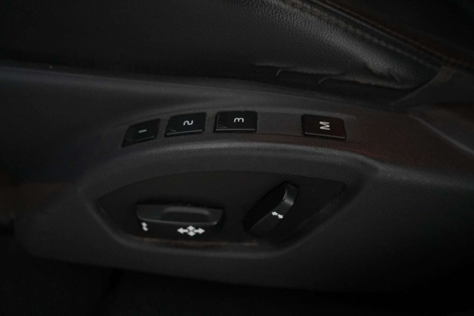 Volvo XC60 2014 D4 AWD Summum Polestar Aut. *Polestar / Nahat / VOC / Koukku* - Kahdet OEM vanteet / Polestar-ohjelma tehtaalta / Särmä huoltohistoria - HULLUT AVAJAISHULINAT KORKOTARJOUS 3,29 %