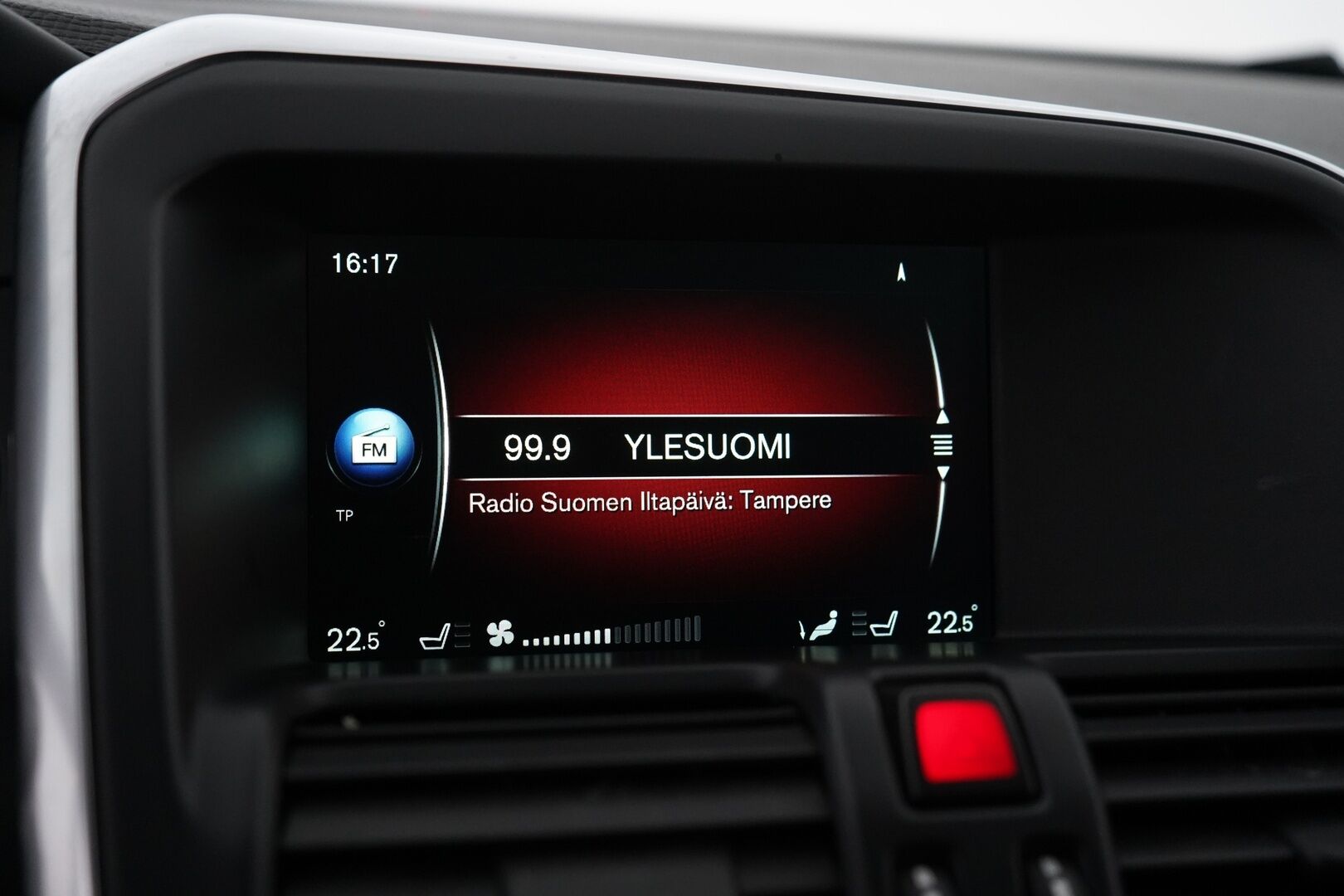 Volvo XC60 2014 D4 AWD Summum Polestar Aut. *Polestar / Nahat / VOC / Koukku* - Kahdet OEM vanteet / Polestar-ohjelma tehtaalta / Särmä huoltohistoria - HULLUT AVAJAISHULINAT KORKOTARJOUS 3,29 %