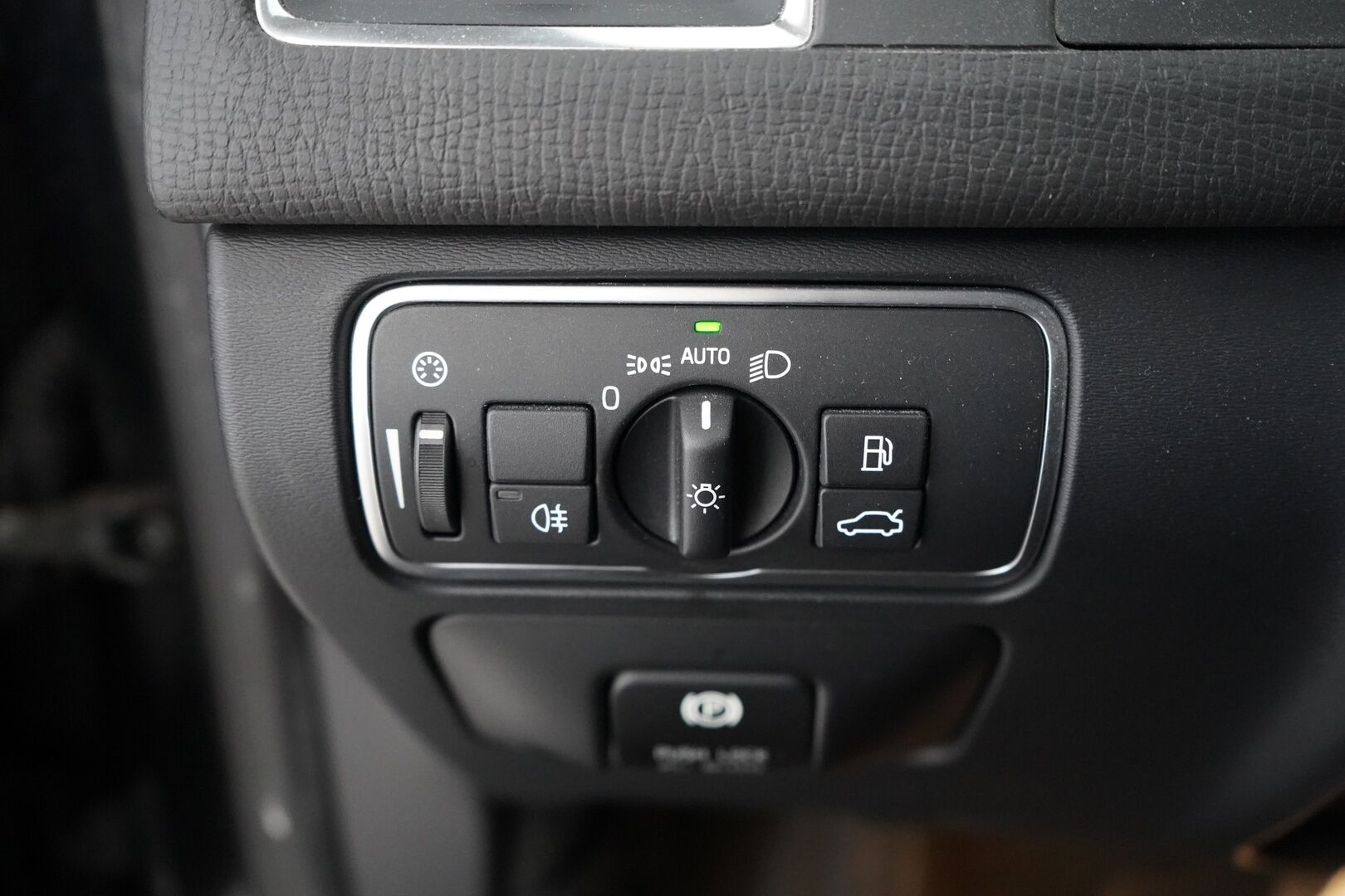 Volvo XC60 2014 D4 AWD Summum Polestar Aut. - Polestar | Nahat | VOC | Koukku | Kahdet OEM vanteet | Polestar-ohjelma tehtaalta | Särmä huoltohistoria | Viimeisin huolto 234tkm