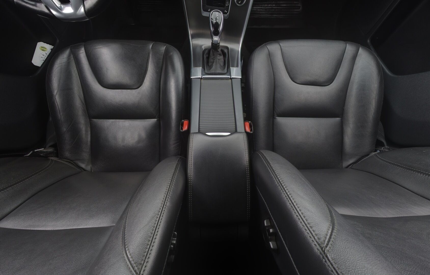 Volvo XC60 2014 D4 AWD Summum Polestar Aut. *Polestar / Nahat / VOC / Koukku* - Kahdet OEM vanteet / Polestar-ohjelma tehtaalta / Särmä huoltohistoria - HULLUT AVAJAISHULINAT KORKOTARJOUS 3,29 %